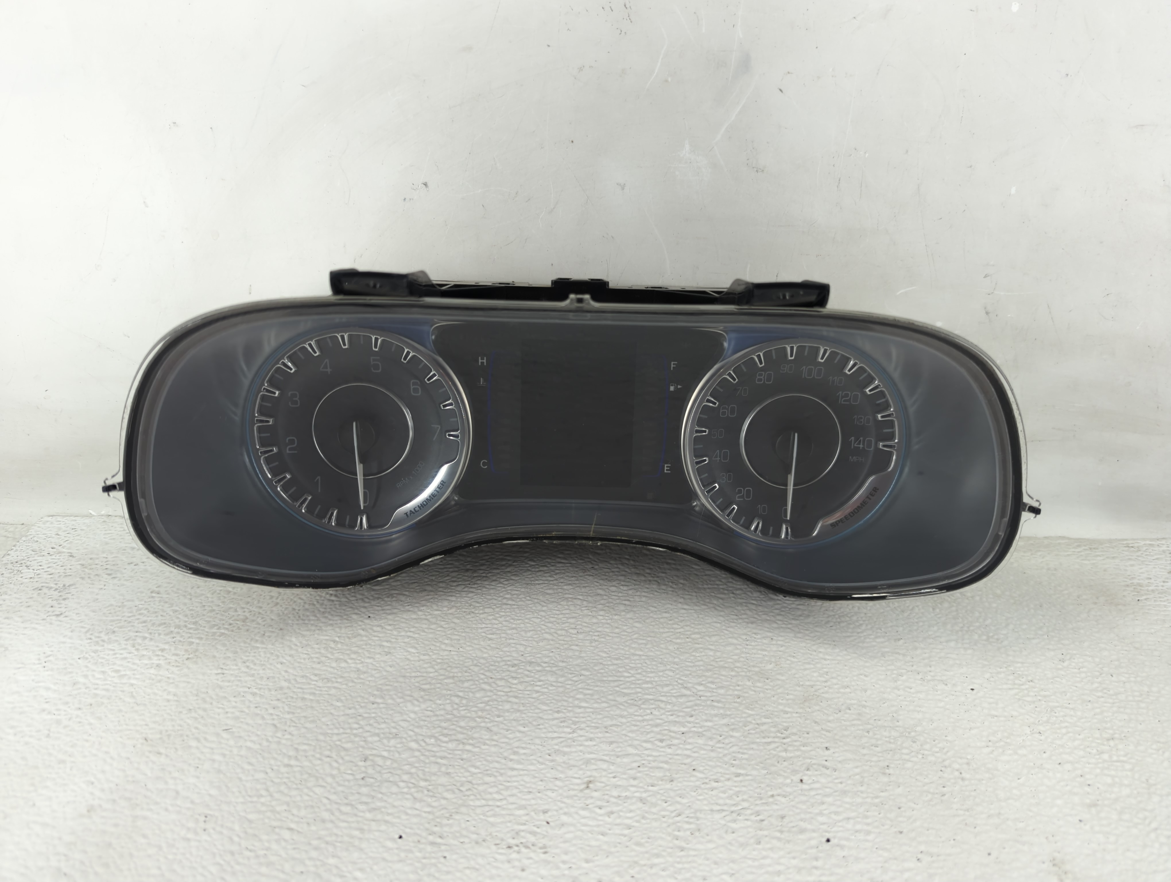 2016-2016 Chrysler 200 Speedometer Instrument Cluster Gauges P68259070ab 1207686 - Oemusedautoparts1.com