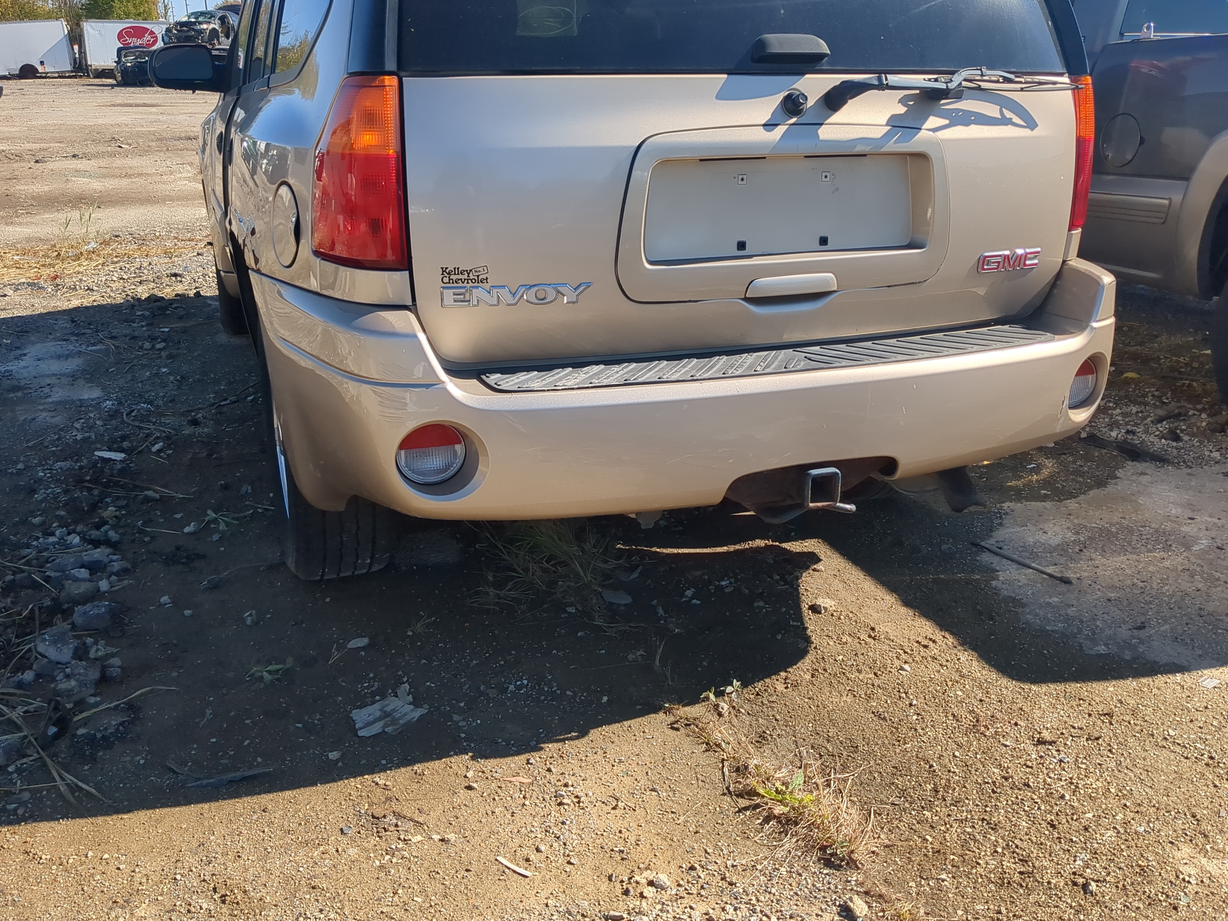 2002-2009 Gmc Envoy Rear Bumper Assembly Oem 1207760 - Oemusedautoparts1.com