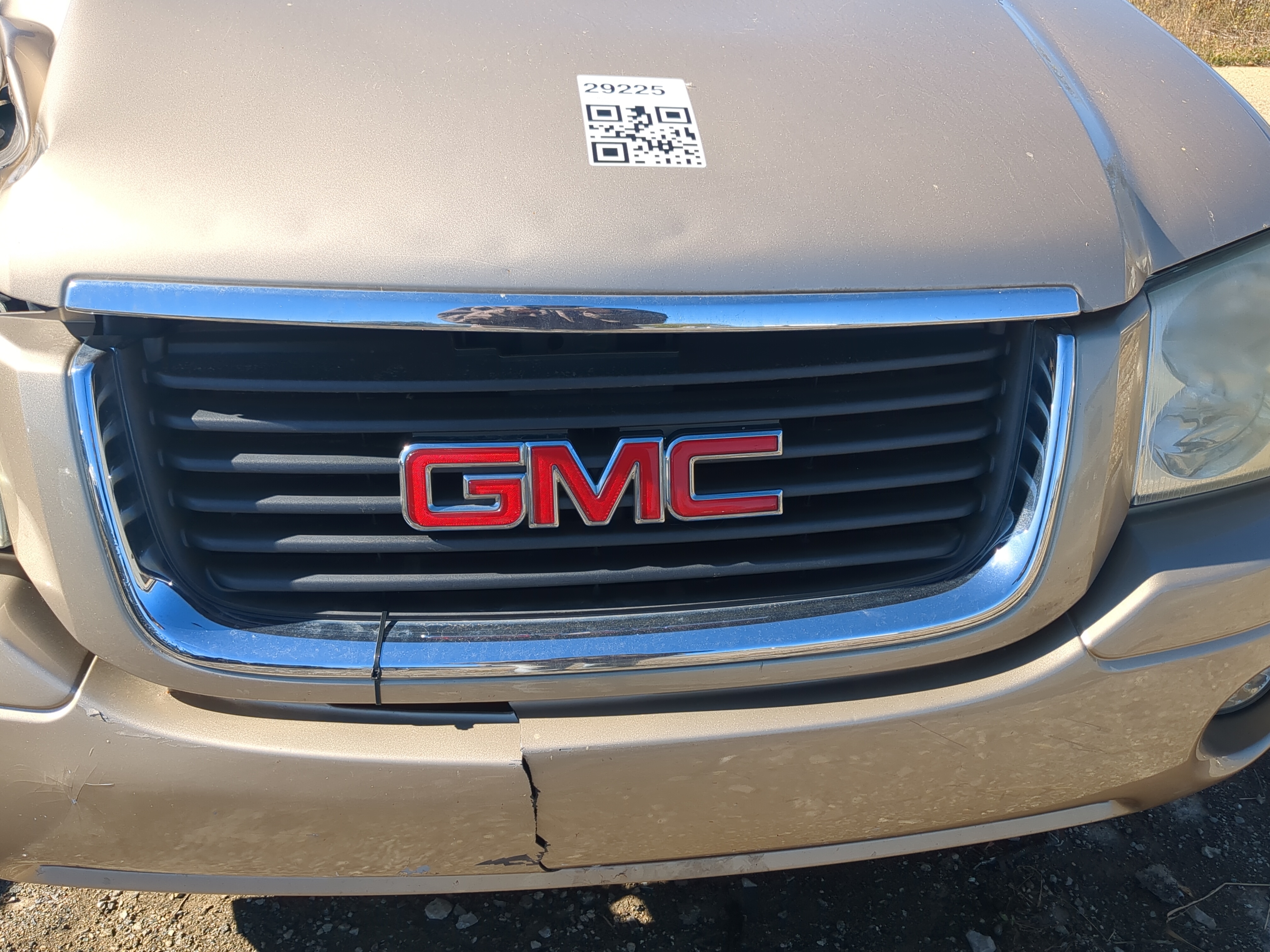 2002-2009 Gmc Envoy Front Grille Bumper Not Included 1207833 - Oemusedautoparts1.com