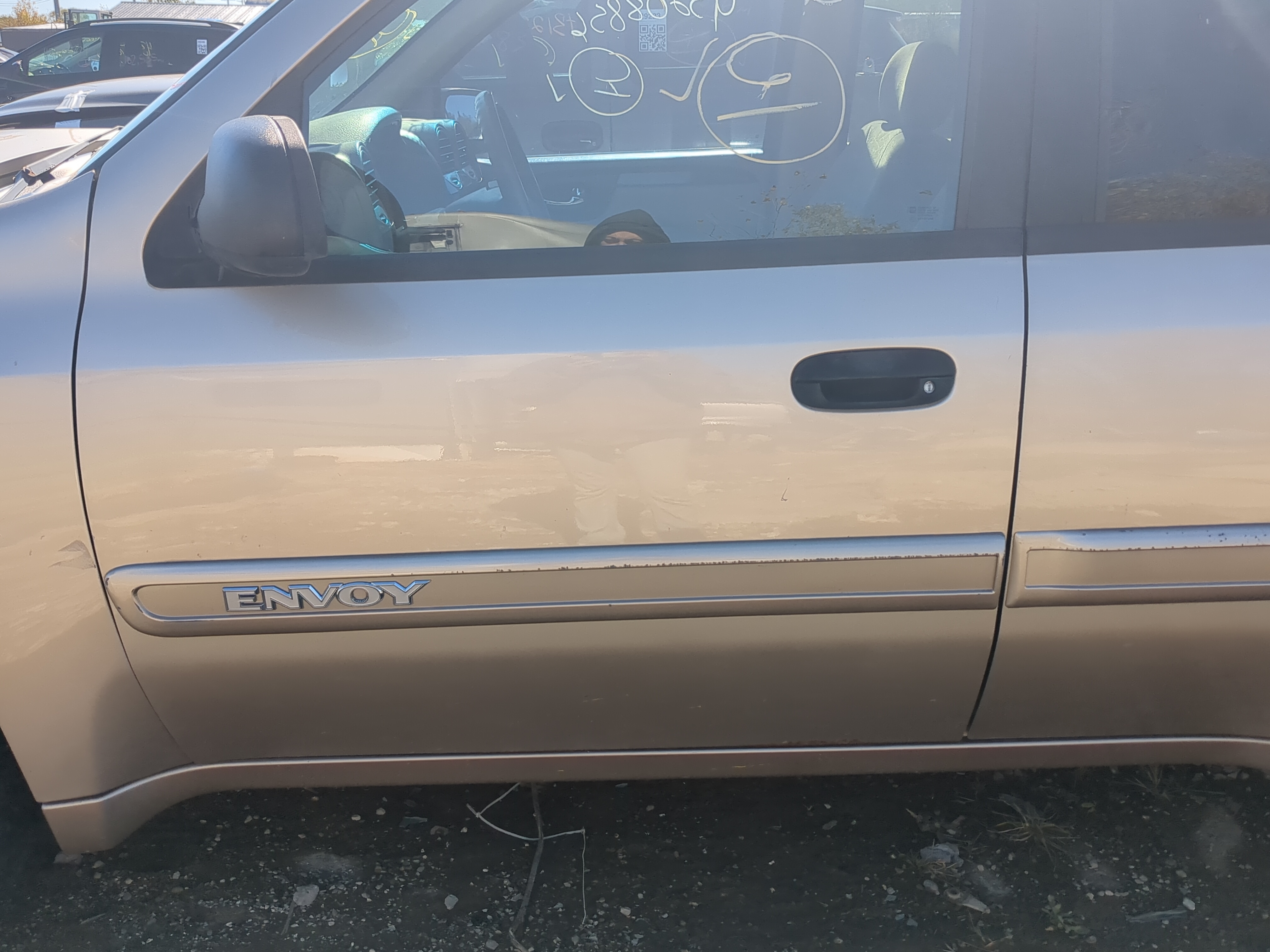 2004-2009 Gmc Envoy Driver Front Door Oem 1207835 - Oemusedautoparts1.com