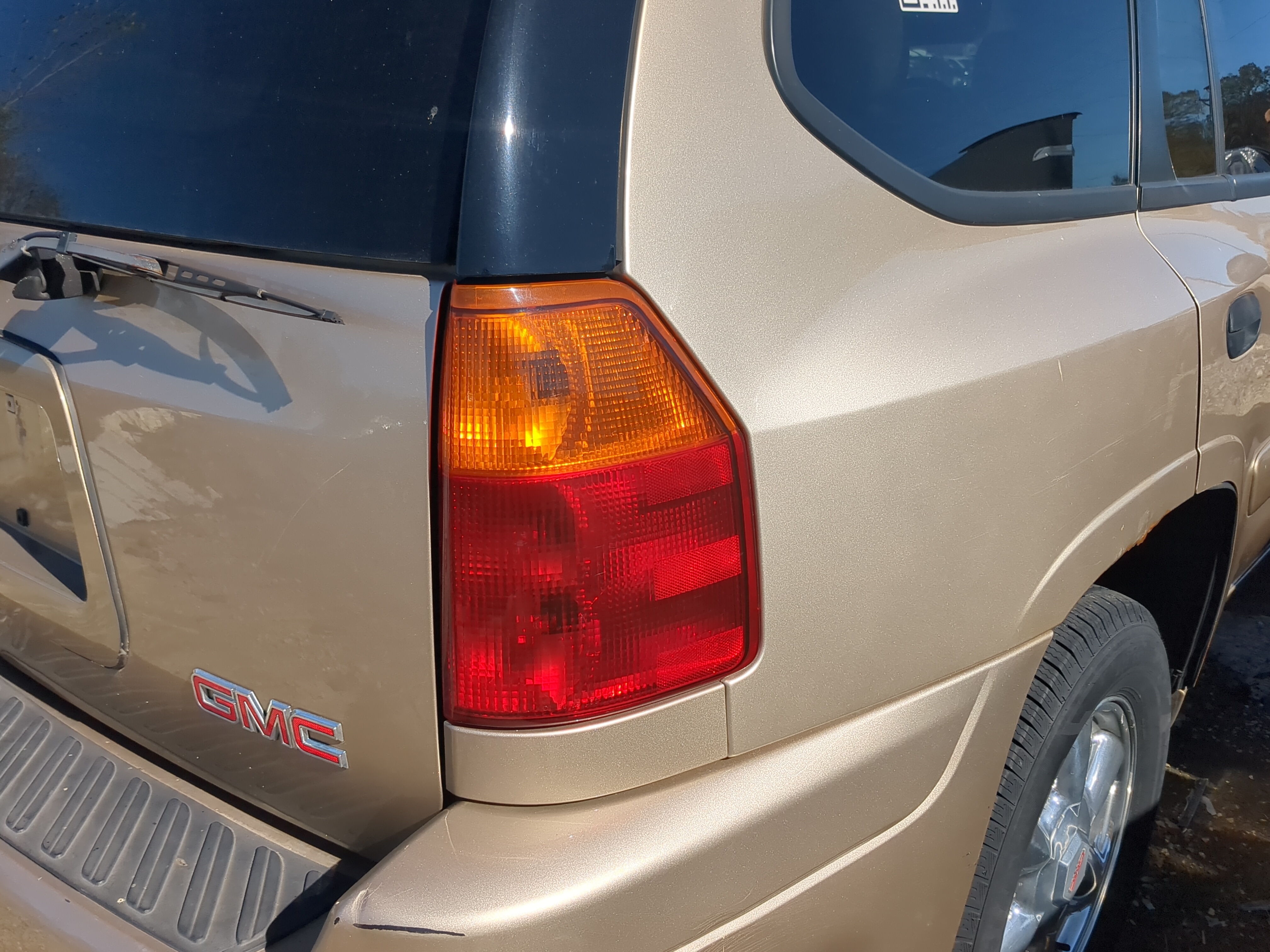 2002-2009 Gmc Envoy Passenger Right Side Tail Light Taillight Oem 1207842 - Oemusedautoparts1.com