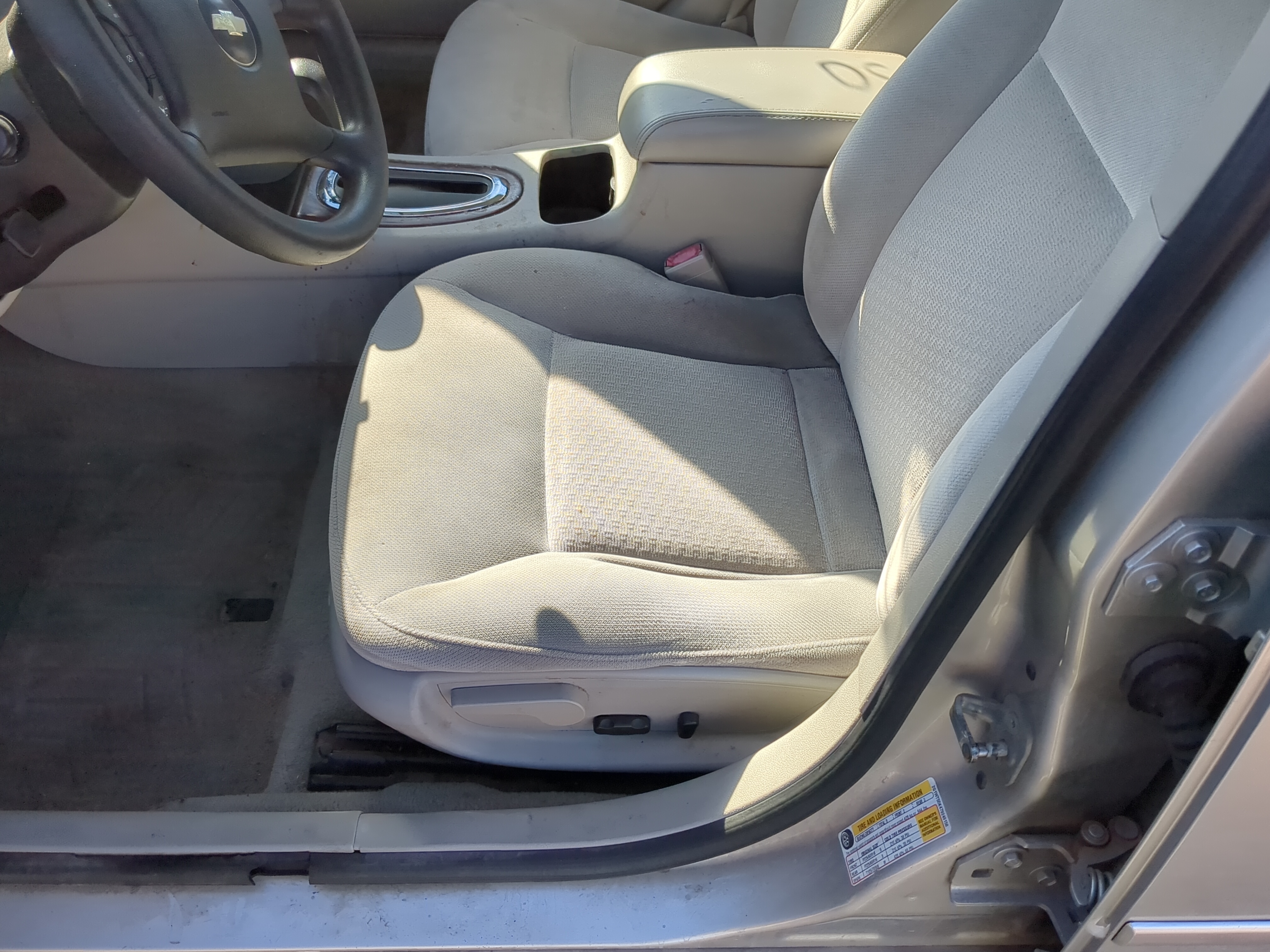 2006-2007 Chevrolet Impala Driver Front Seat Oem 1208020 - Oemusedautoparts1.com