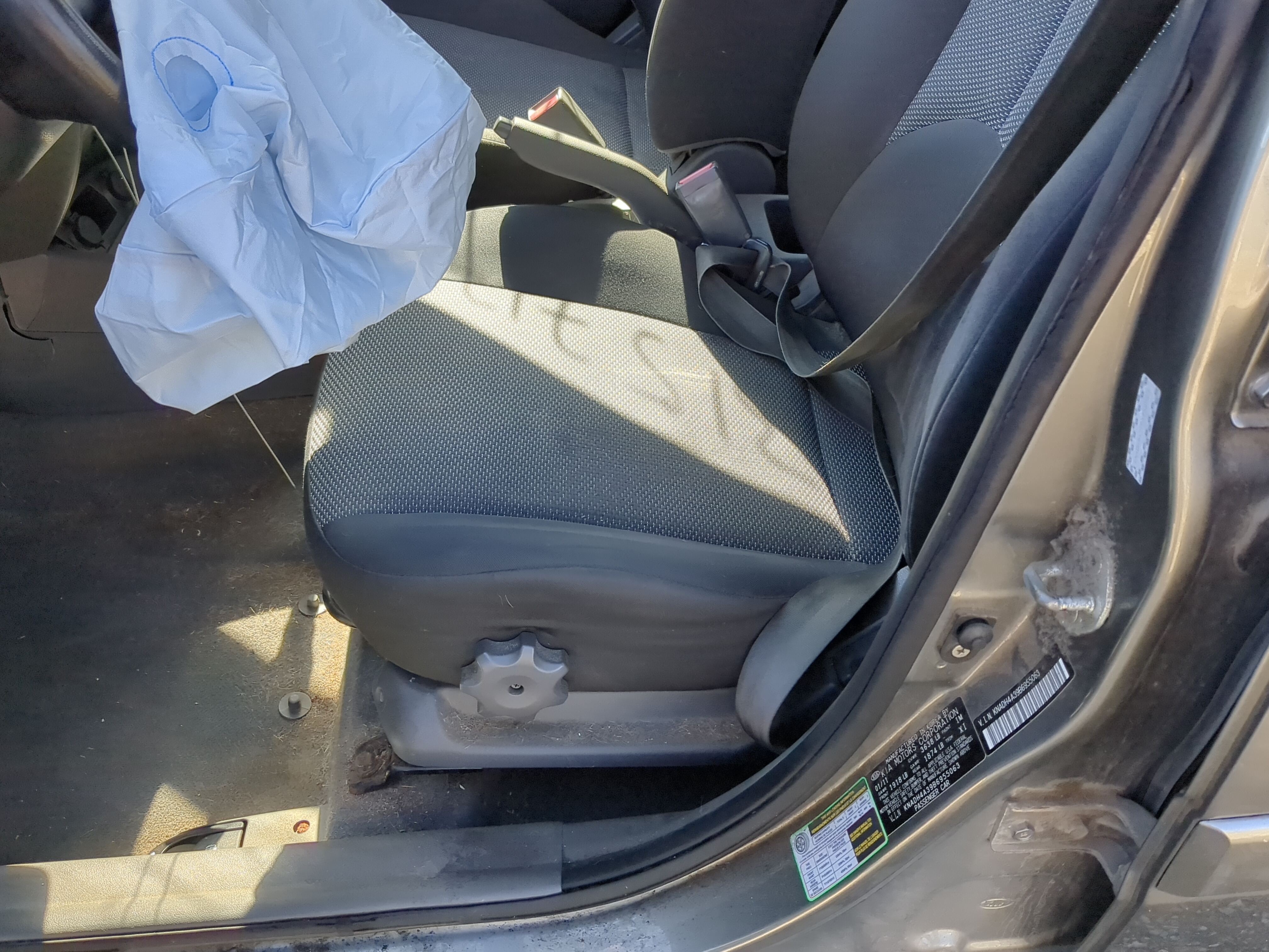 2006-2011 Kia Rio Driver Front Seat Oem 1208226 - Oemusedautoparts1.com