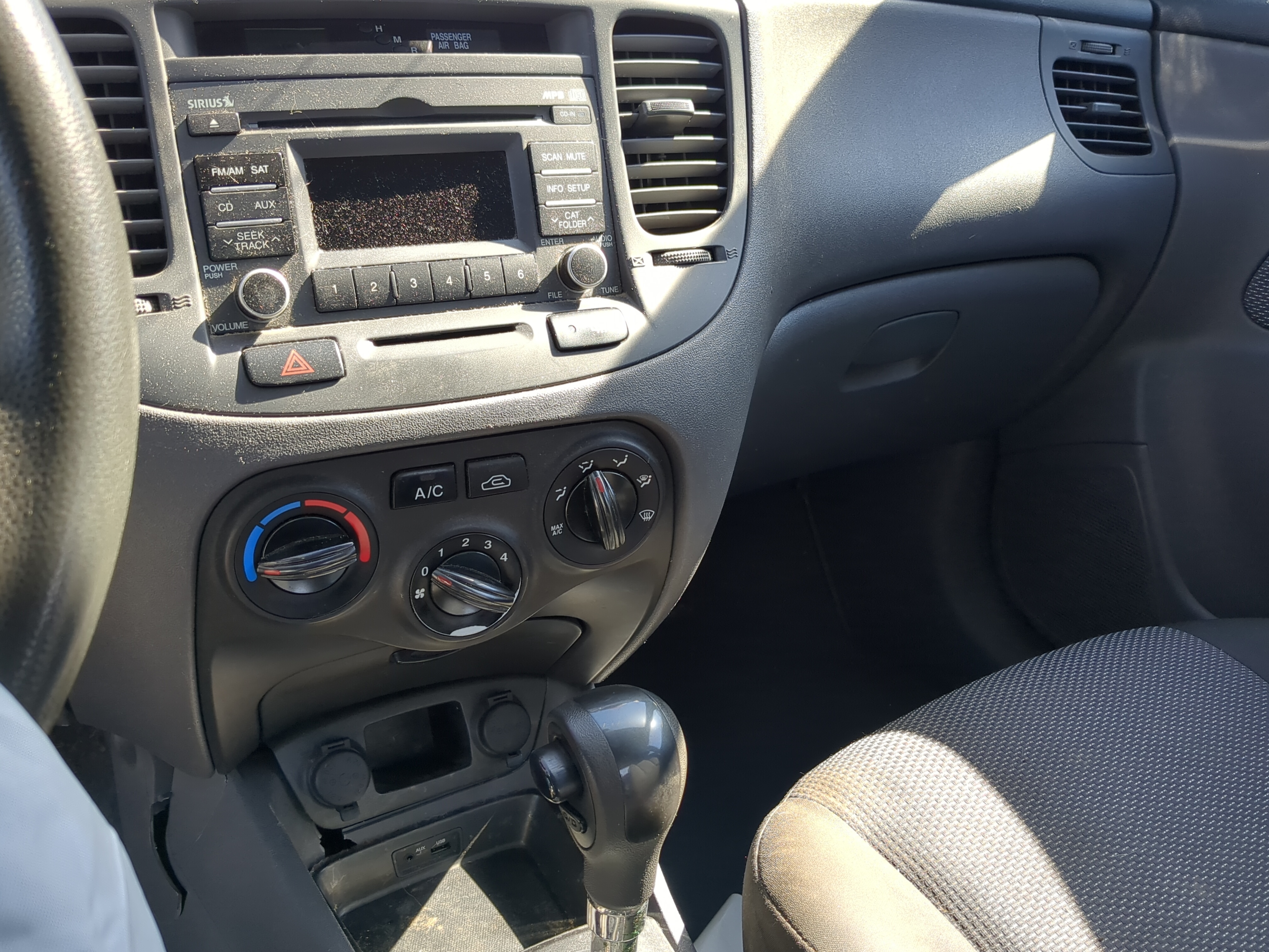 2010-2011 Kia Rio Ac Heater Climate Control 1208256 - Oemusedautoparts1.com