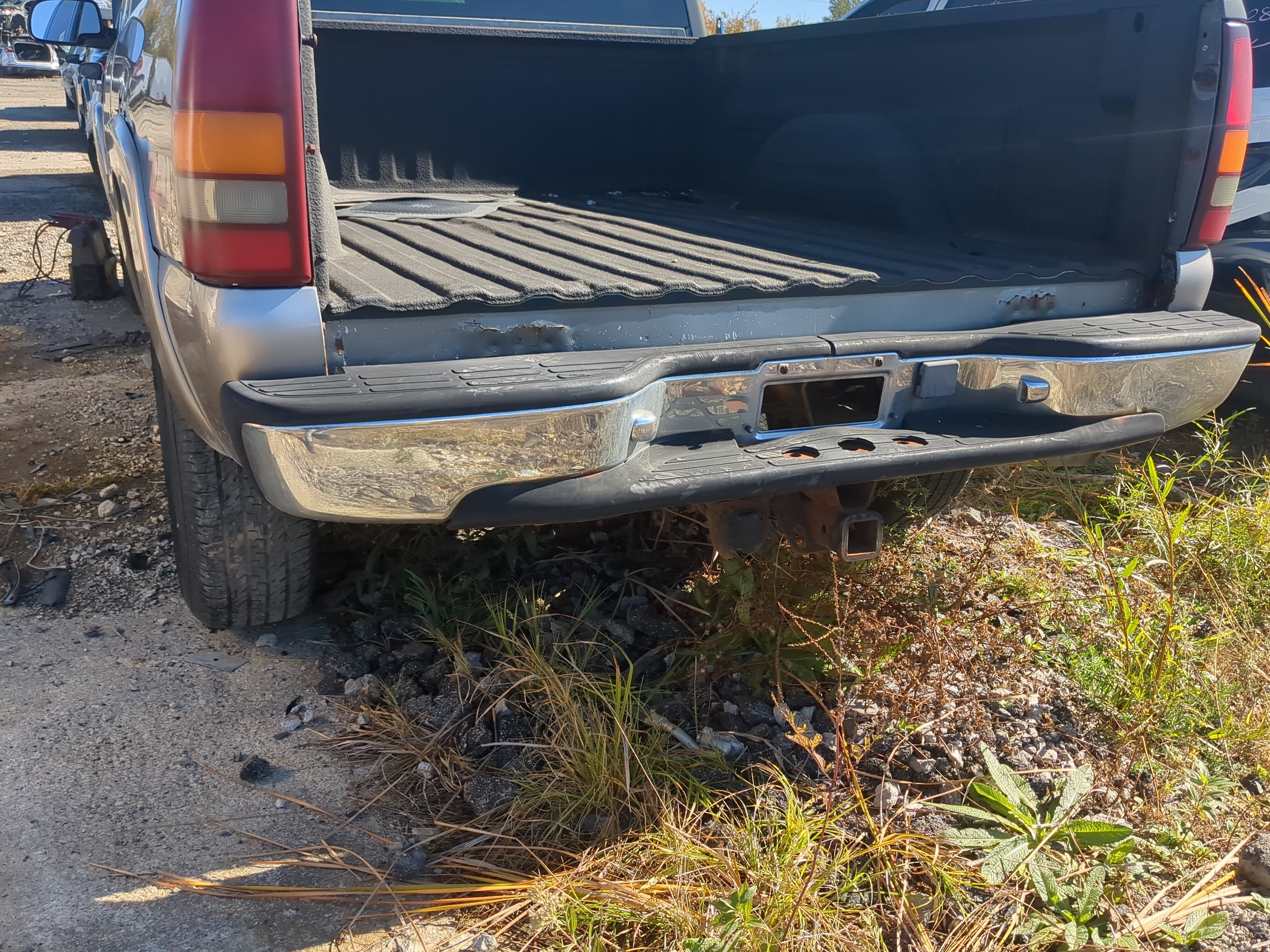 1999-2007 Chevrolet Silverado 1500 Rear Bumper Assembly Oem 1208398 - Oemusedautoparts1.com