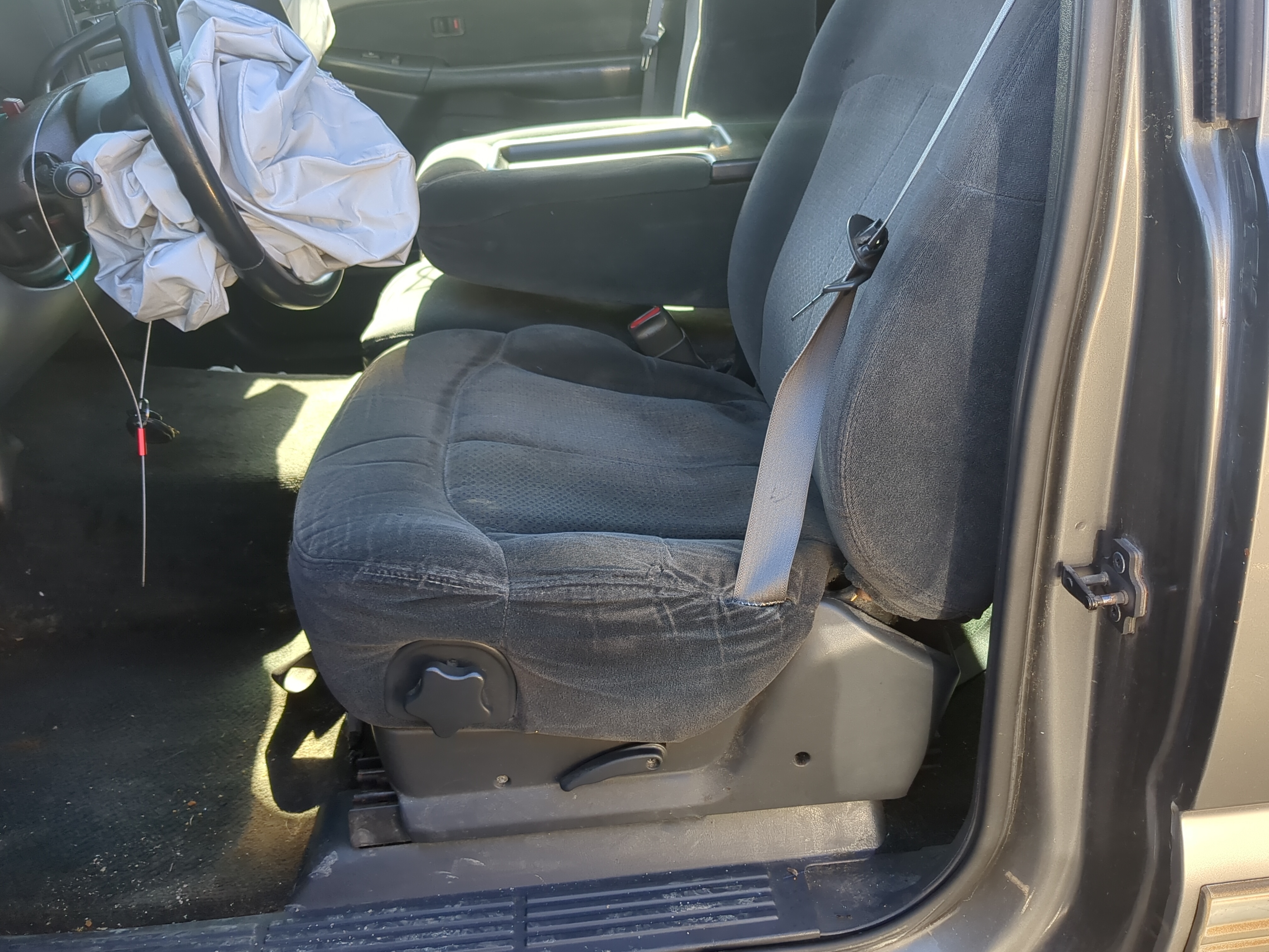 2000 Chevrolet Silverado 1500 Driver Front Seat Oem 1208433 - Oemusedautoparts1.com