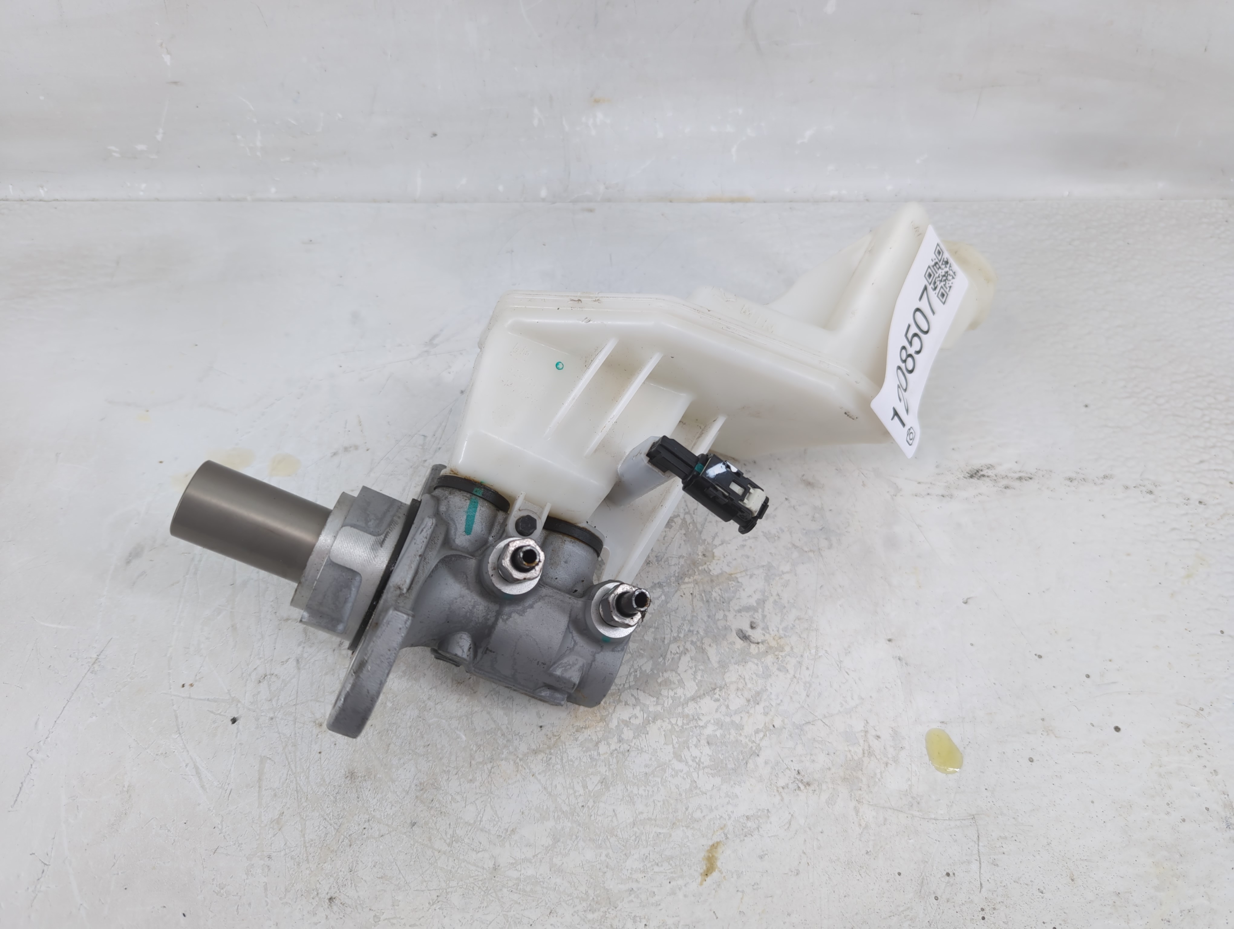 2018-2022 Chevrolet Equinox Brake Master Cylinder 1208507 - Oemusedautoparts1.com