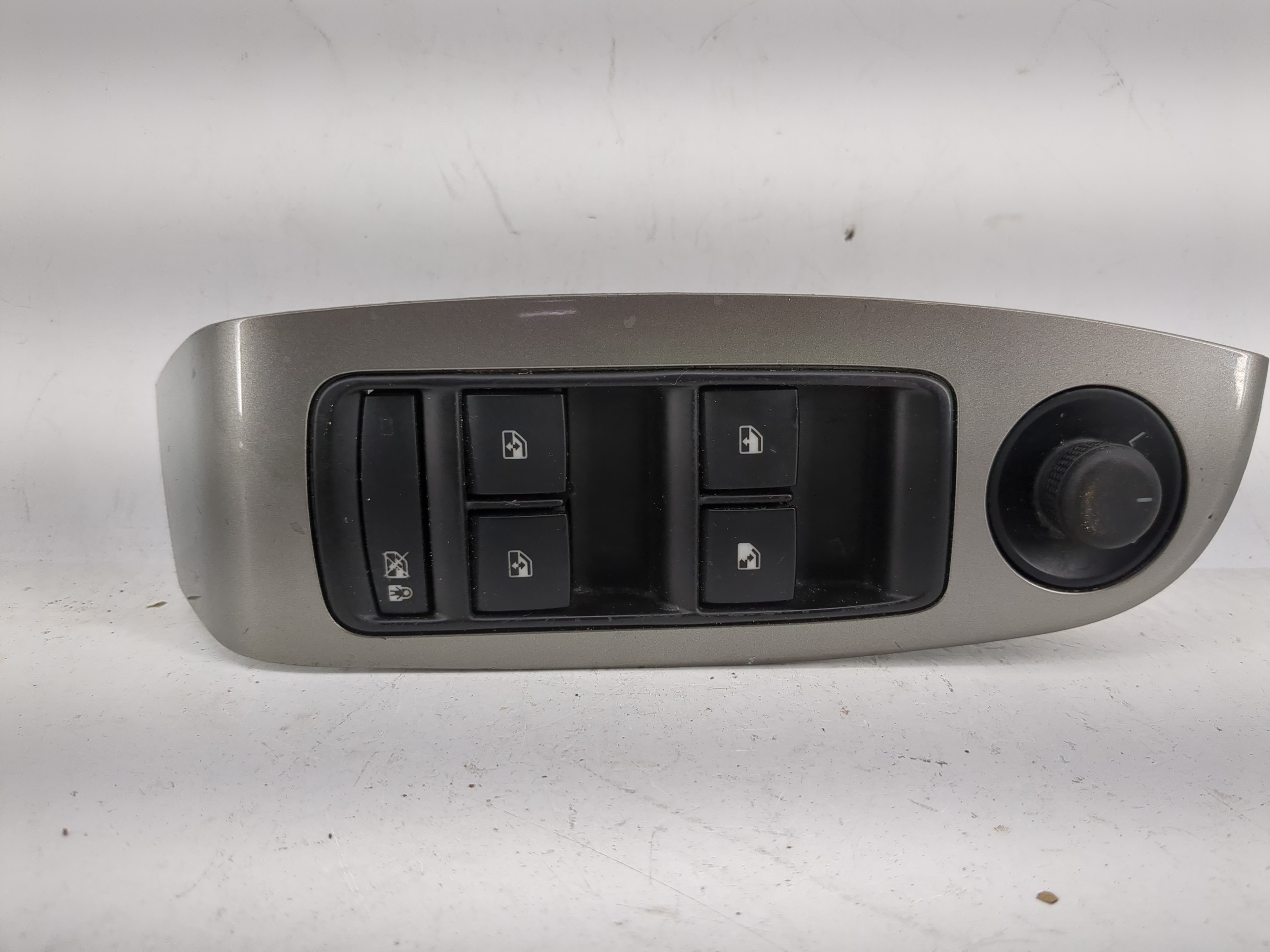 2014-2016 Chevrolet Malibu Driver Left Door Master Power Window Switch 1208525 - Oemusedautoparts1.com