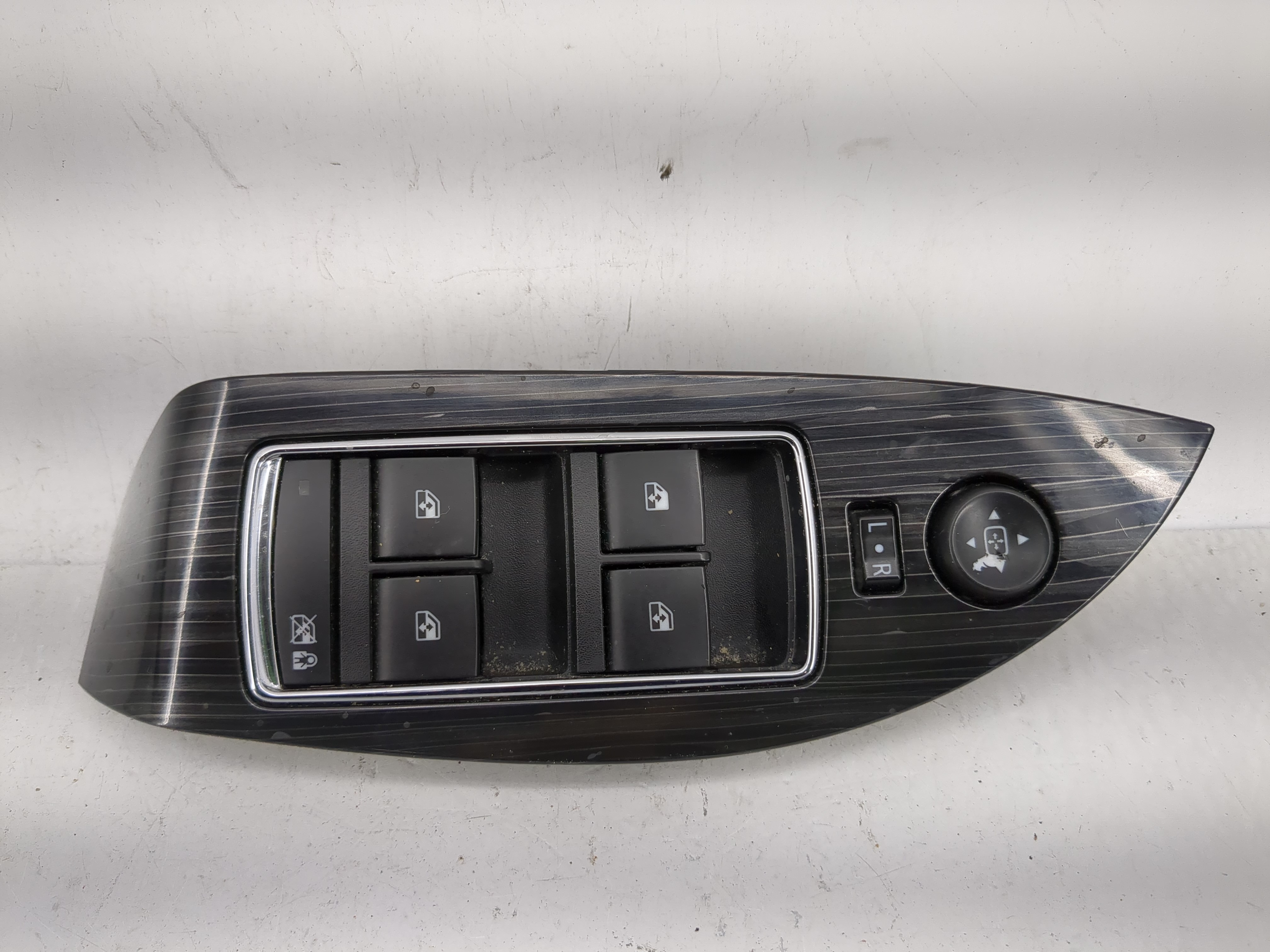 2014-2020 Chevrolet Impala Driver Left Door Master Power Window Switch 1208533 - Oemusedautoparts1.com