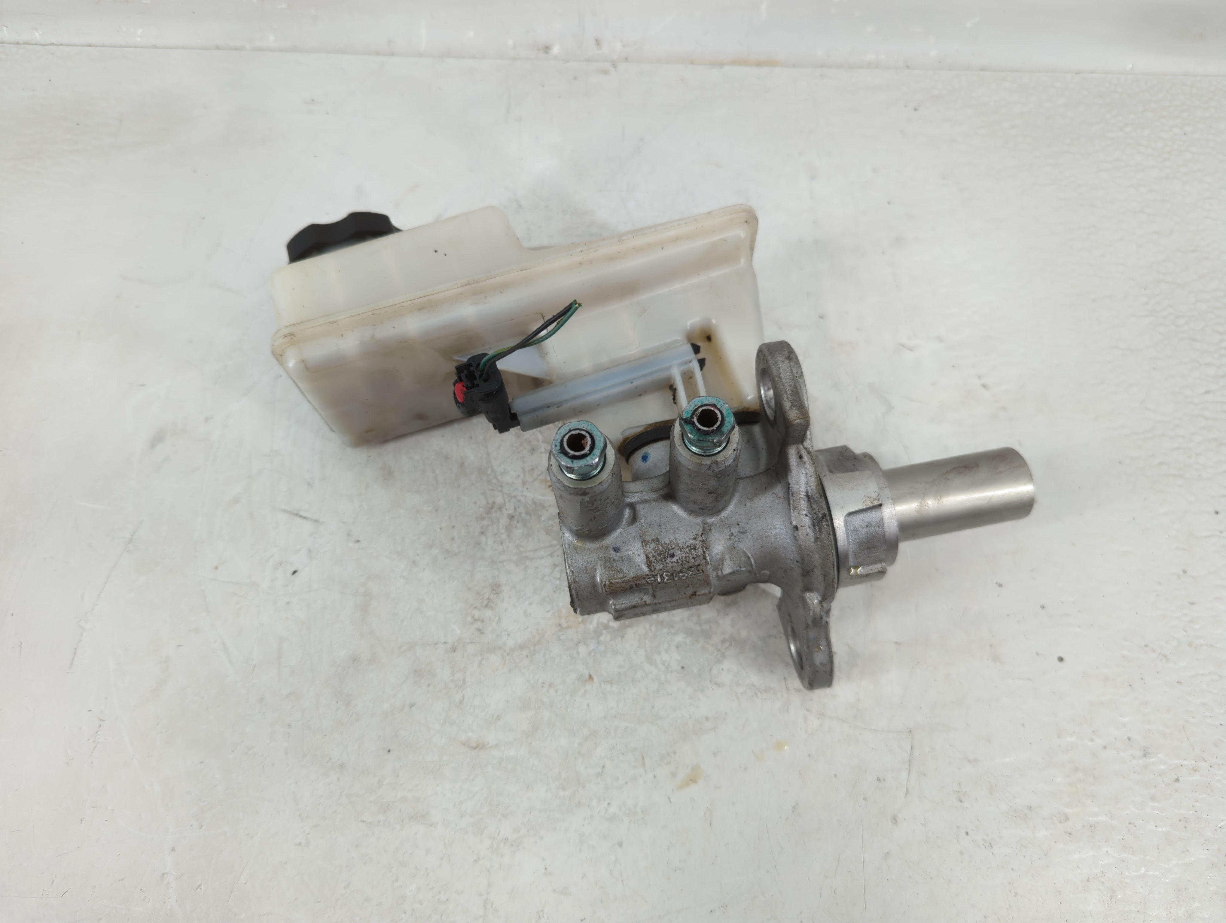 2018-2022 Chevrolet Traverse Brake Master Cylinder 1208543 - Oemusedautoparts1.com