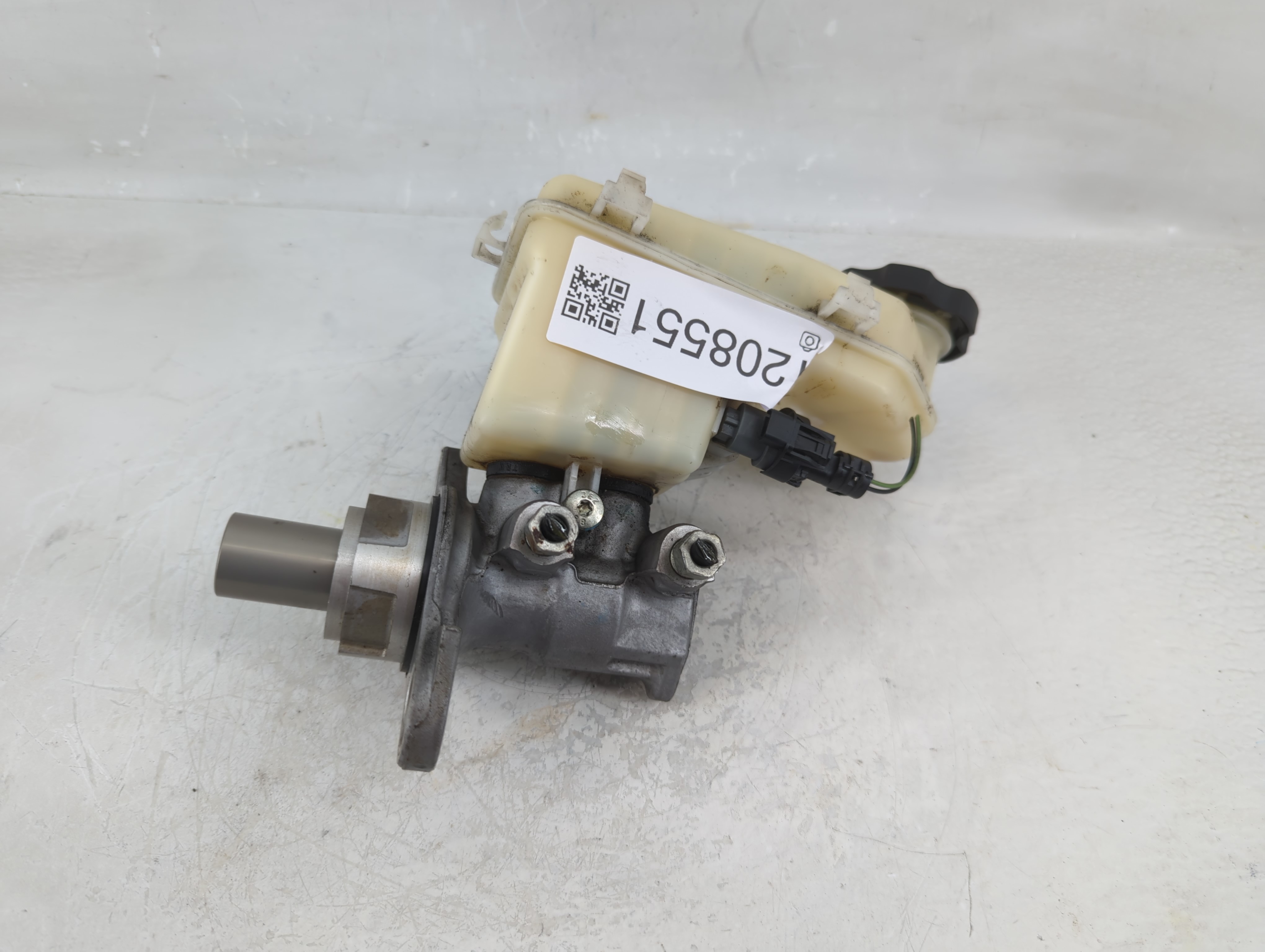 2014-2020 Chevrolet Impala Brake Master Cylinder 1208551 - Oemusedautoparts1.com
