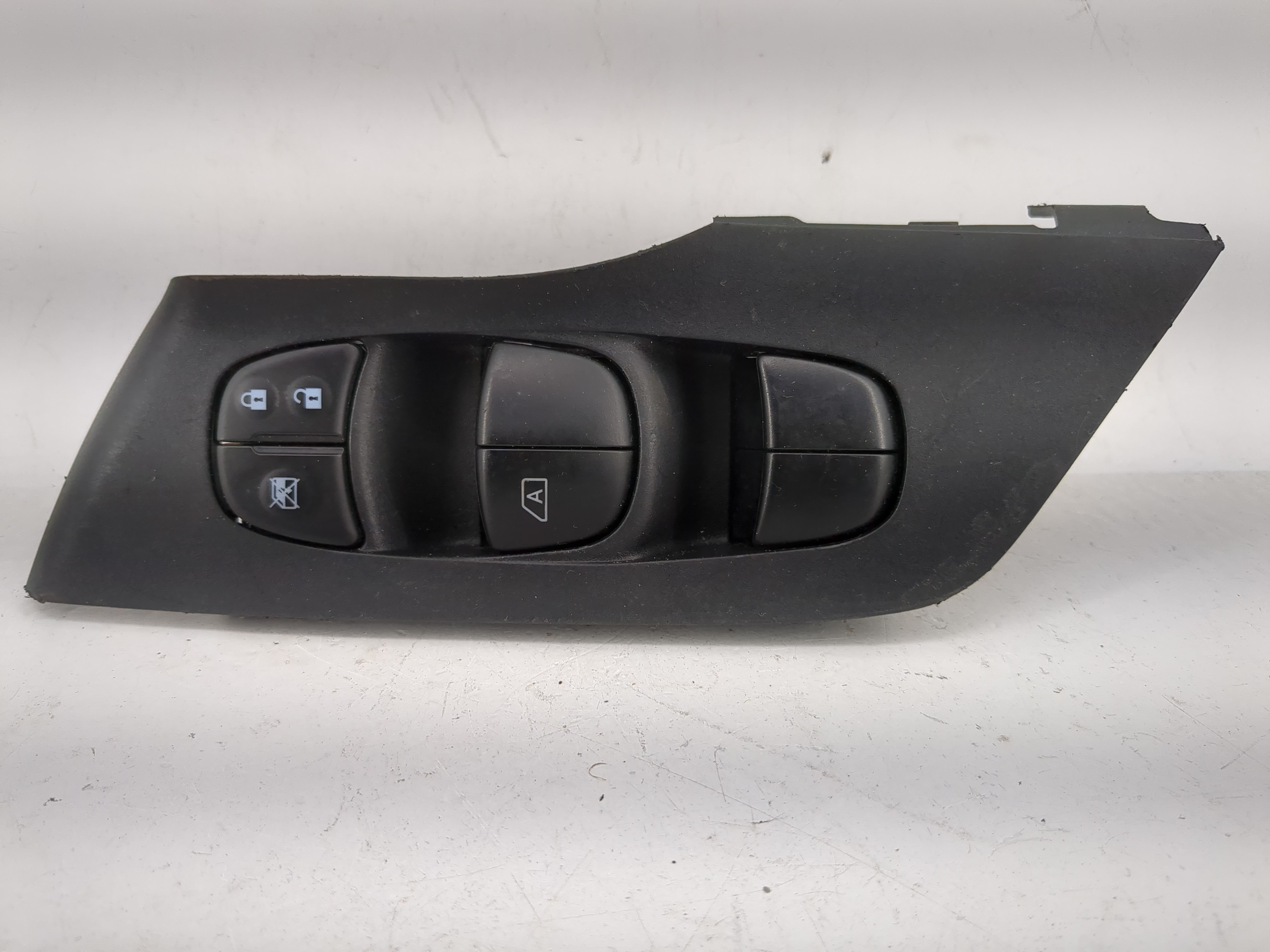 2013-2018 Nissan Altima Driver Left Door Master Power Window Switch 1208572 - Oemusedautoparts1.com