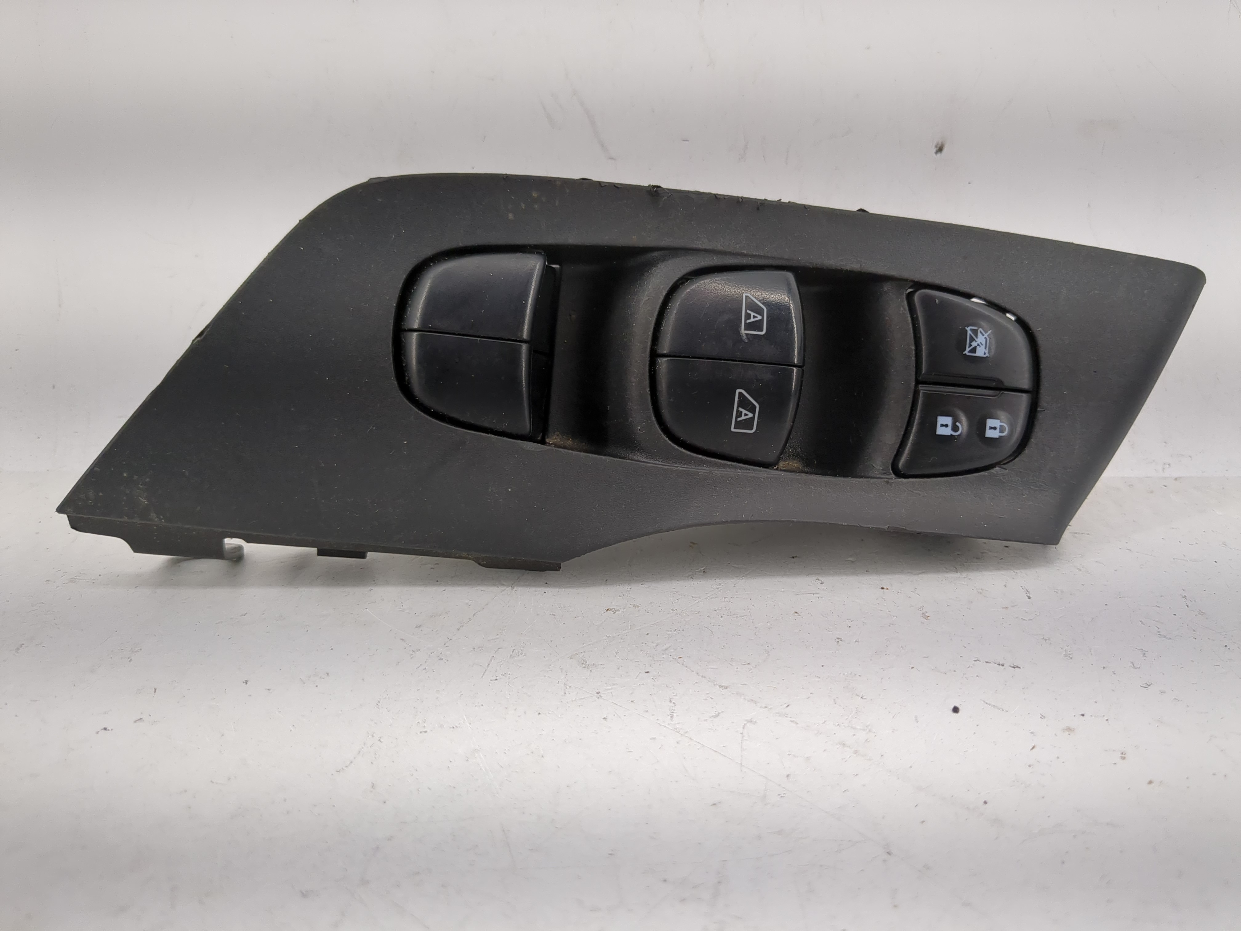 2013-2018 Nissan Altima Driver Left Door Master Power Window Switch 1208589 - Oemusedautoparts1.com