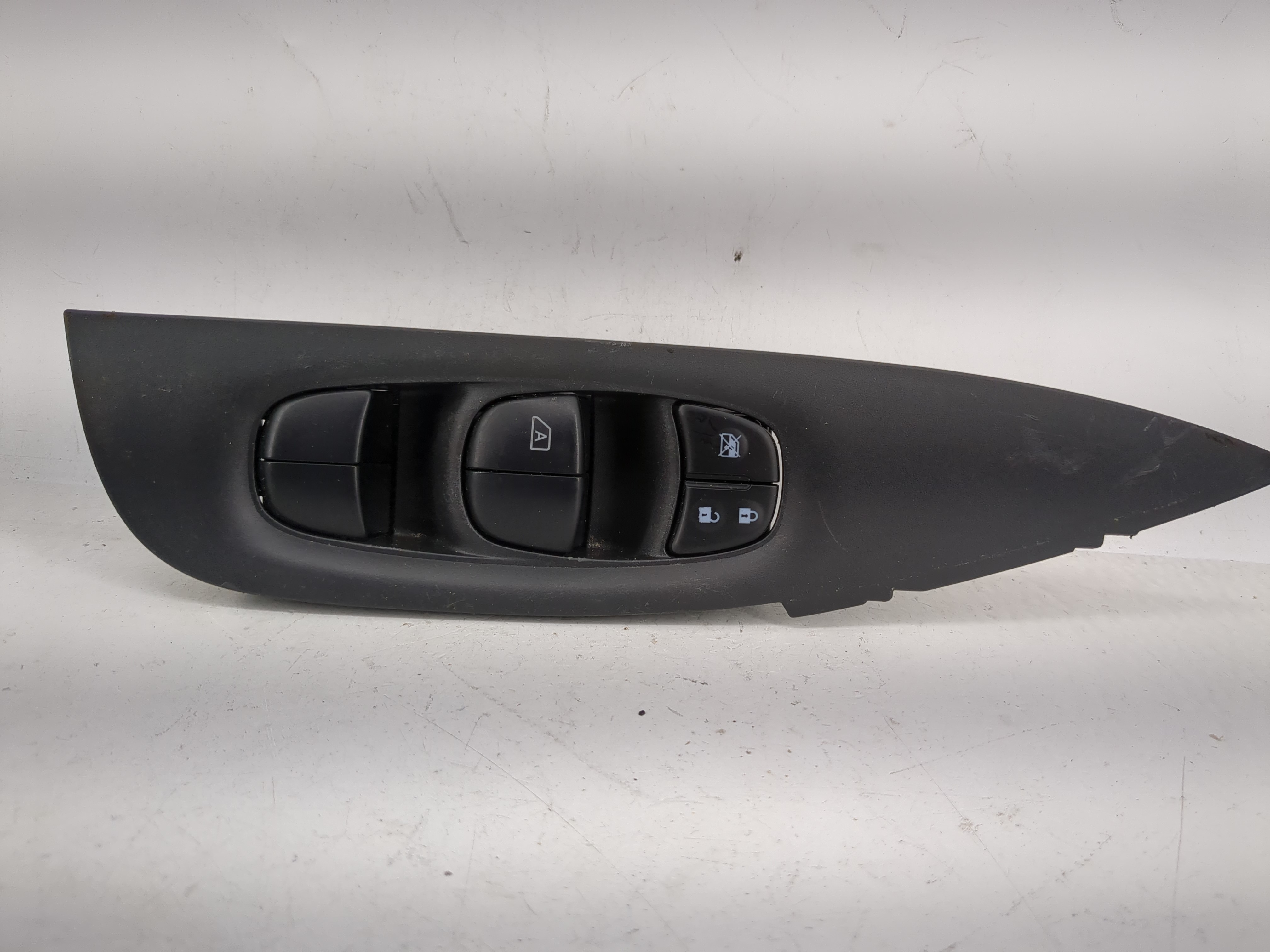 2017-2022 Nissan Rogue Sport Driver Left Door Master Power Window Switch 1208590 - Oemusedautoparts1.com