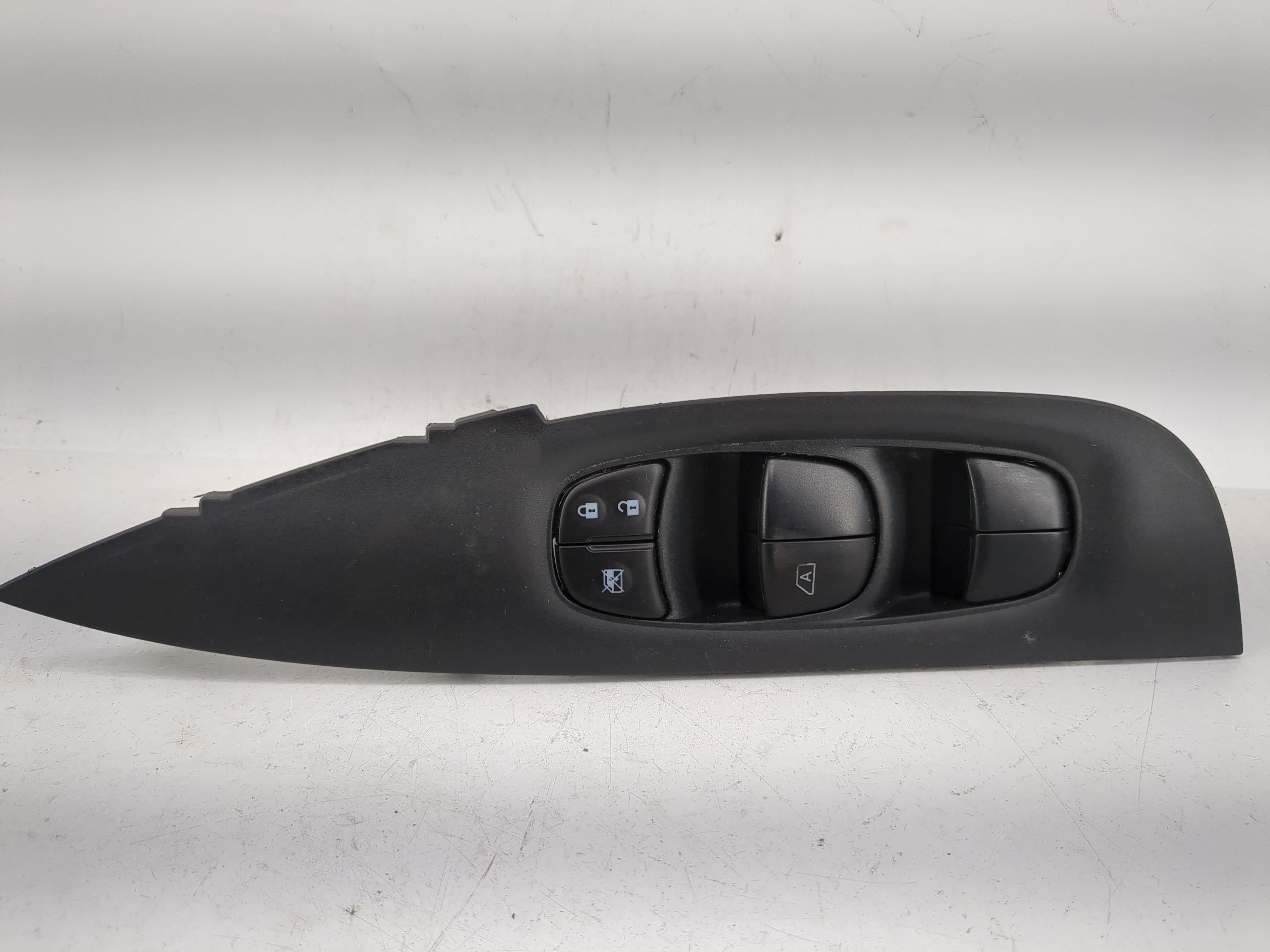 2016-2020 Nissan Rogue Driver Left Door Master Power Window Switch 1208618 - Oemusedautoparts1.com