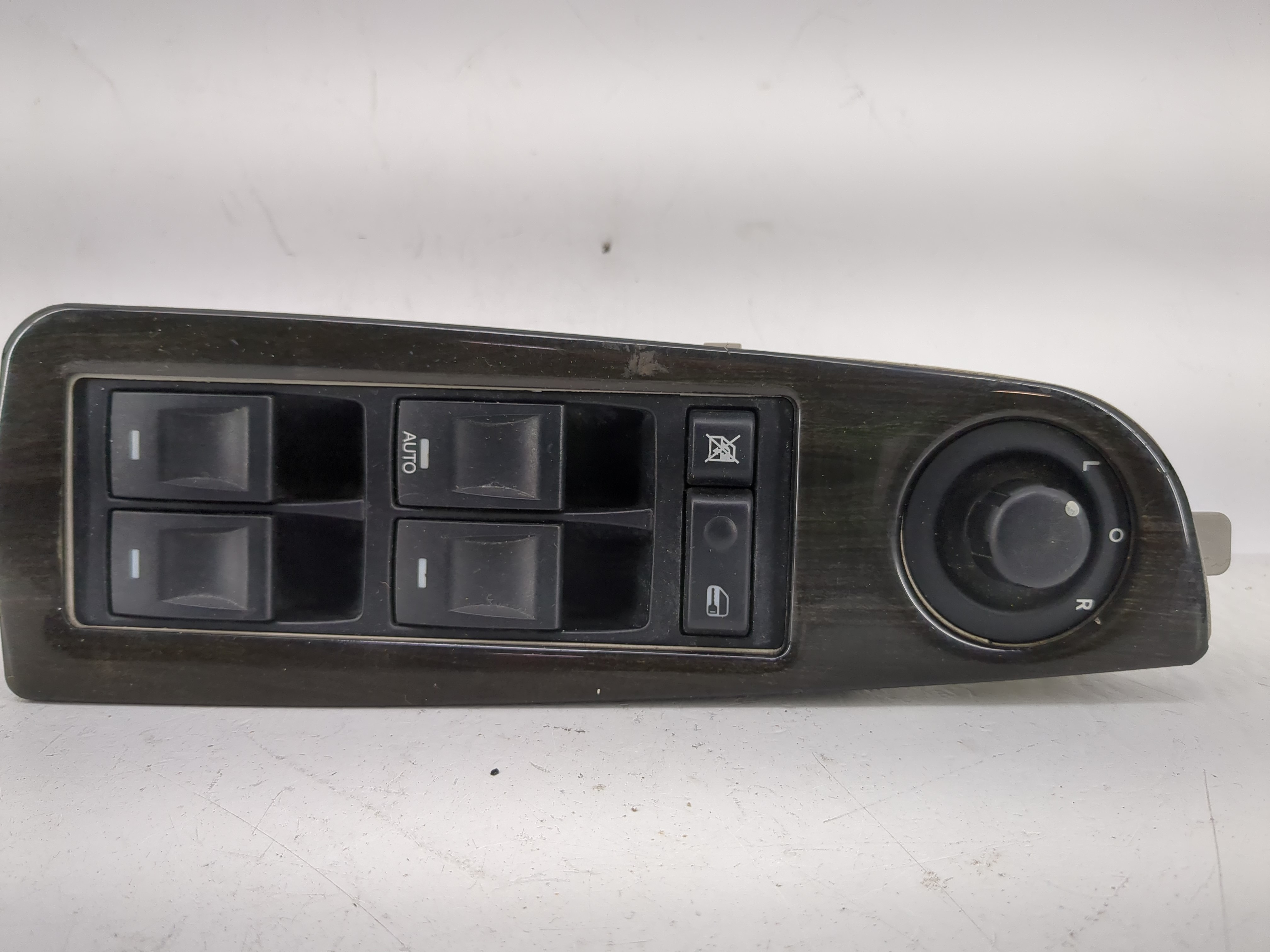 Chrysler Chrysler R/t Driver Left Door Master Power Window Switch 1208626 - Oemusedautoparts1.com