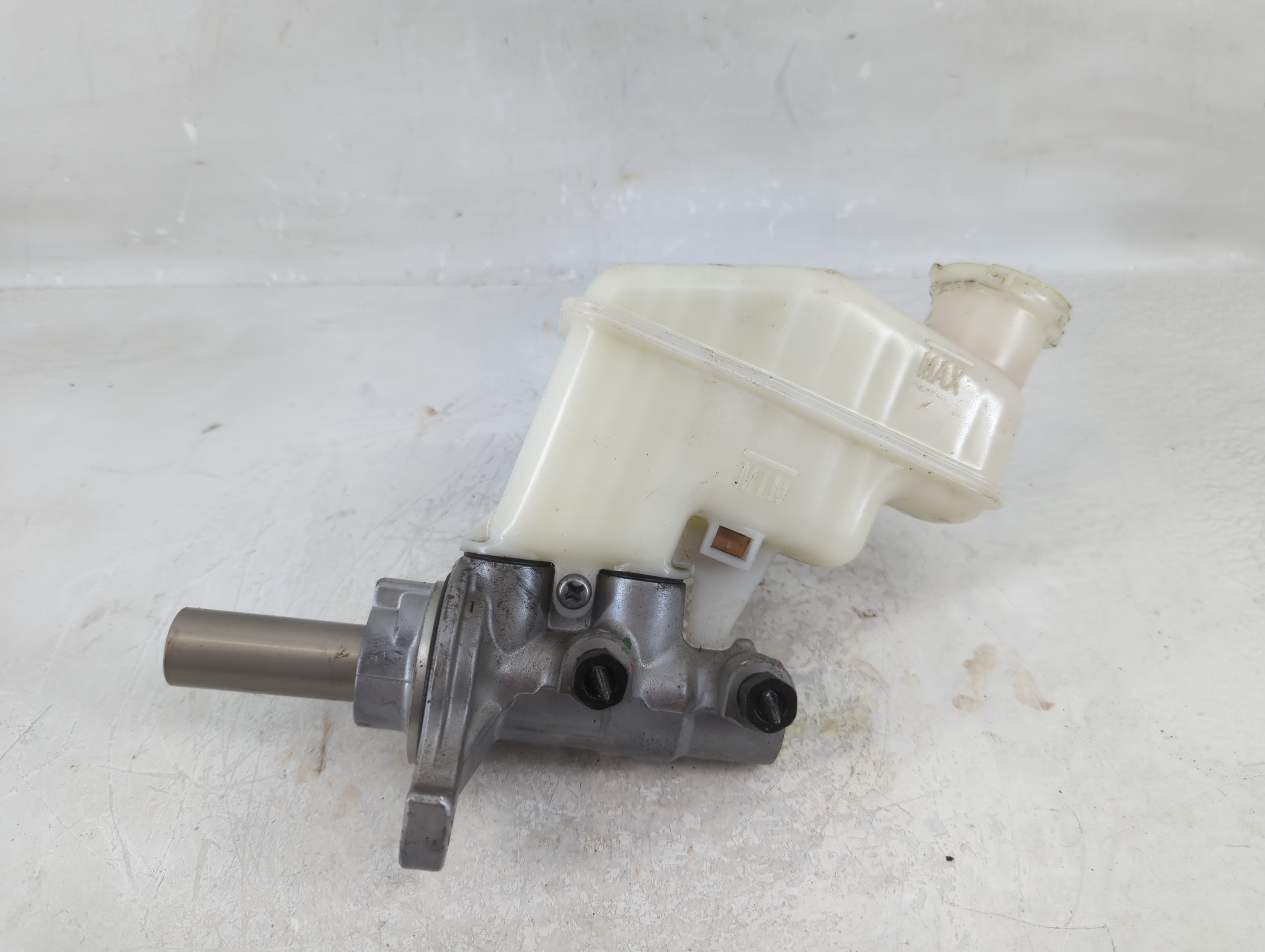 2011-2015 Kia Optima Brake Master Cylinder 1208633 - Oemusedautoparts1.com
