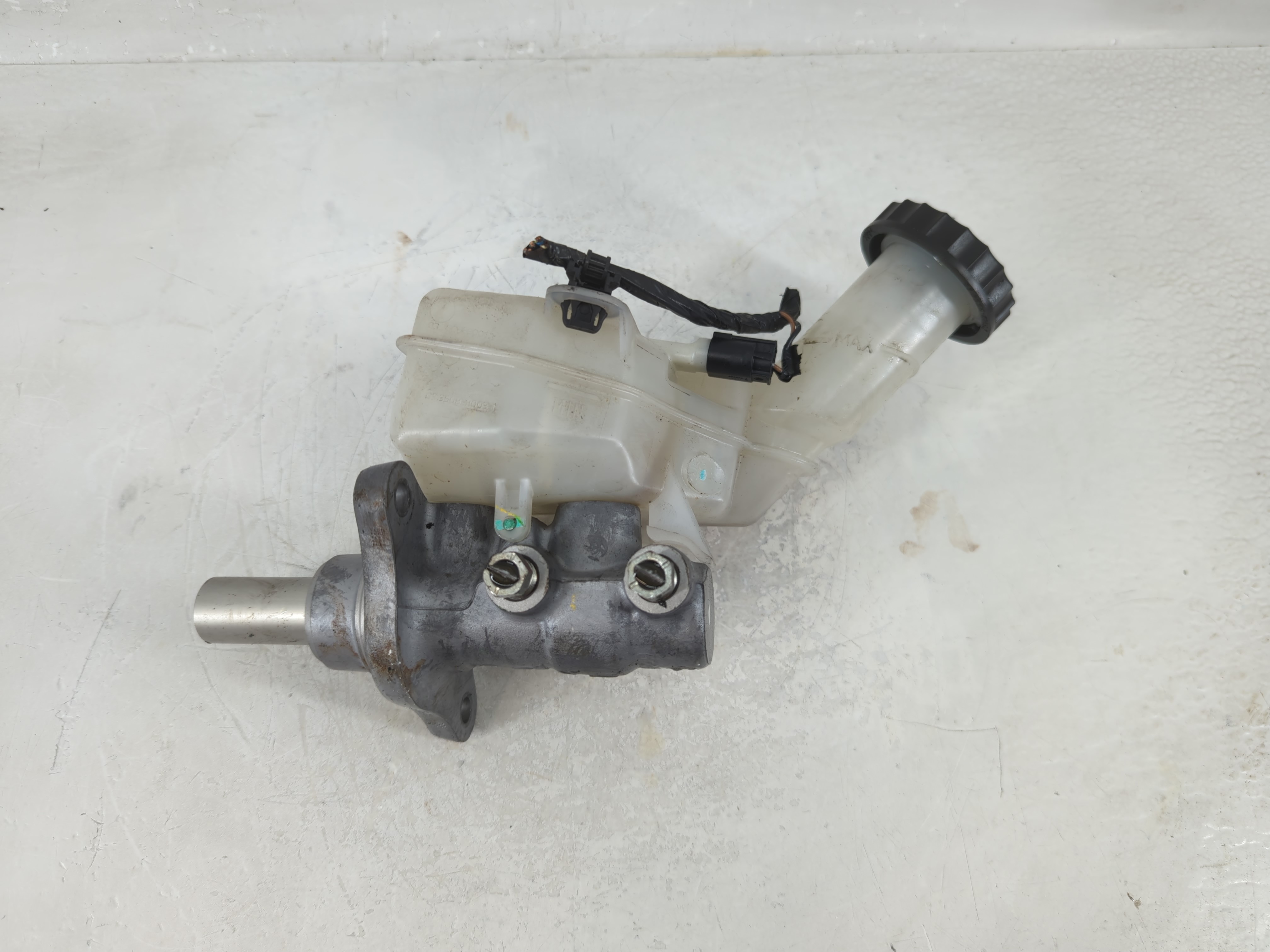 2011-2017 Mitsubishi Outlander Sport Brake Master Cylinder 1208634 - Oemusedautoparts1.com
