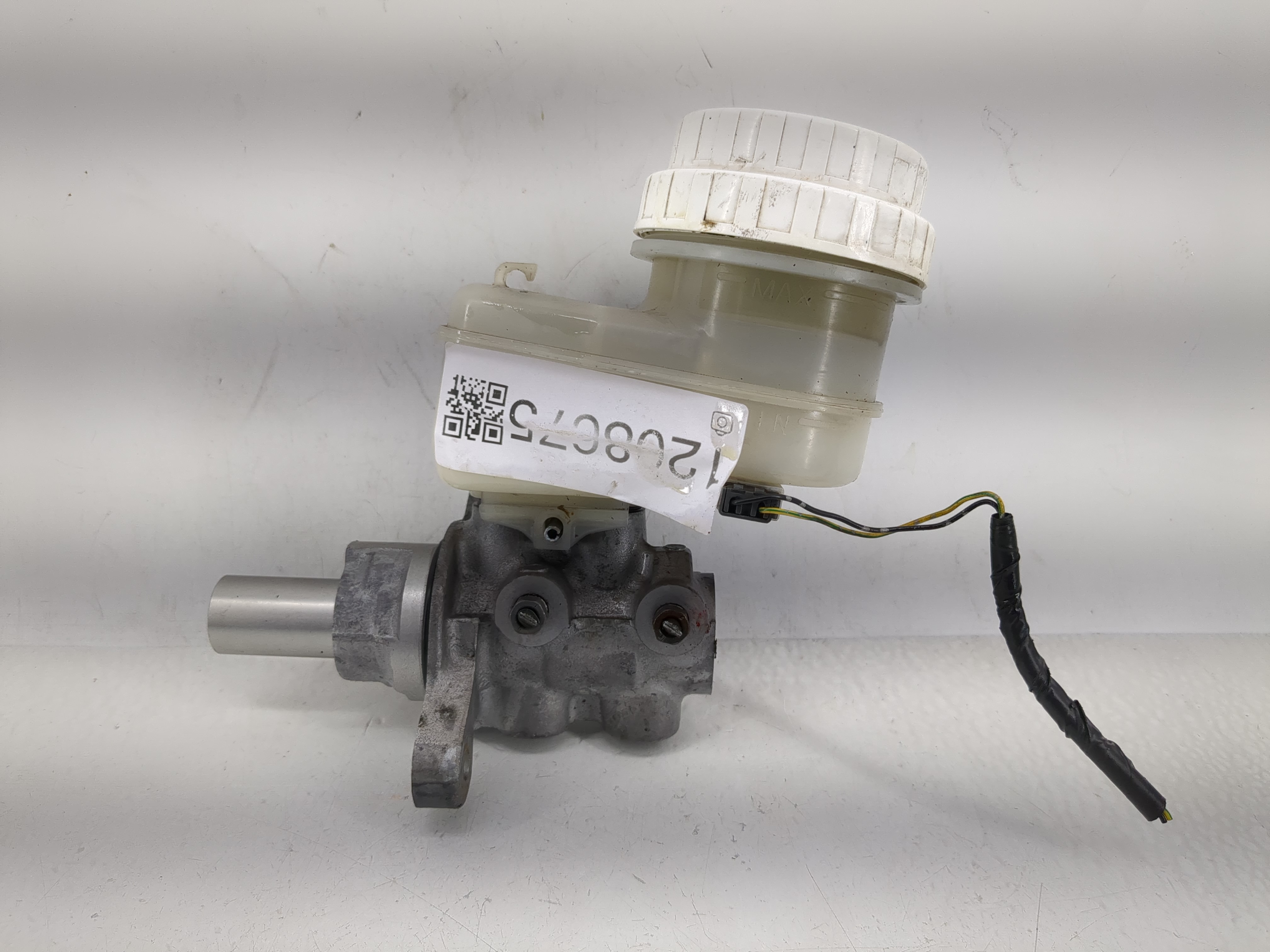 2006-2009 Mitsubishi Galant Brake Master Cylinder 1208675 - Oemusedautoparts1.com