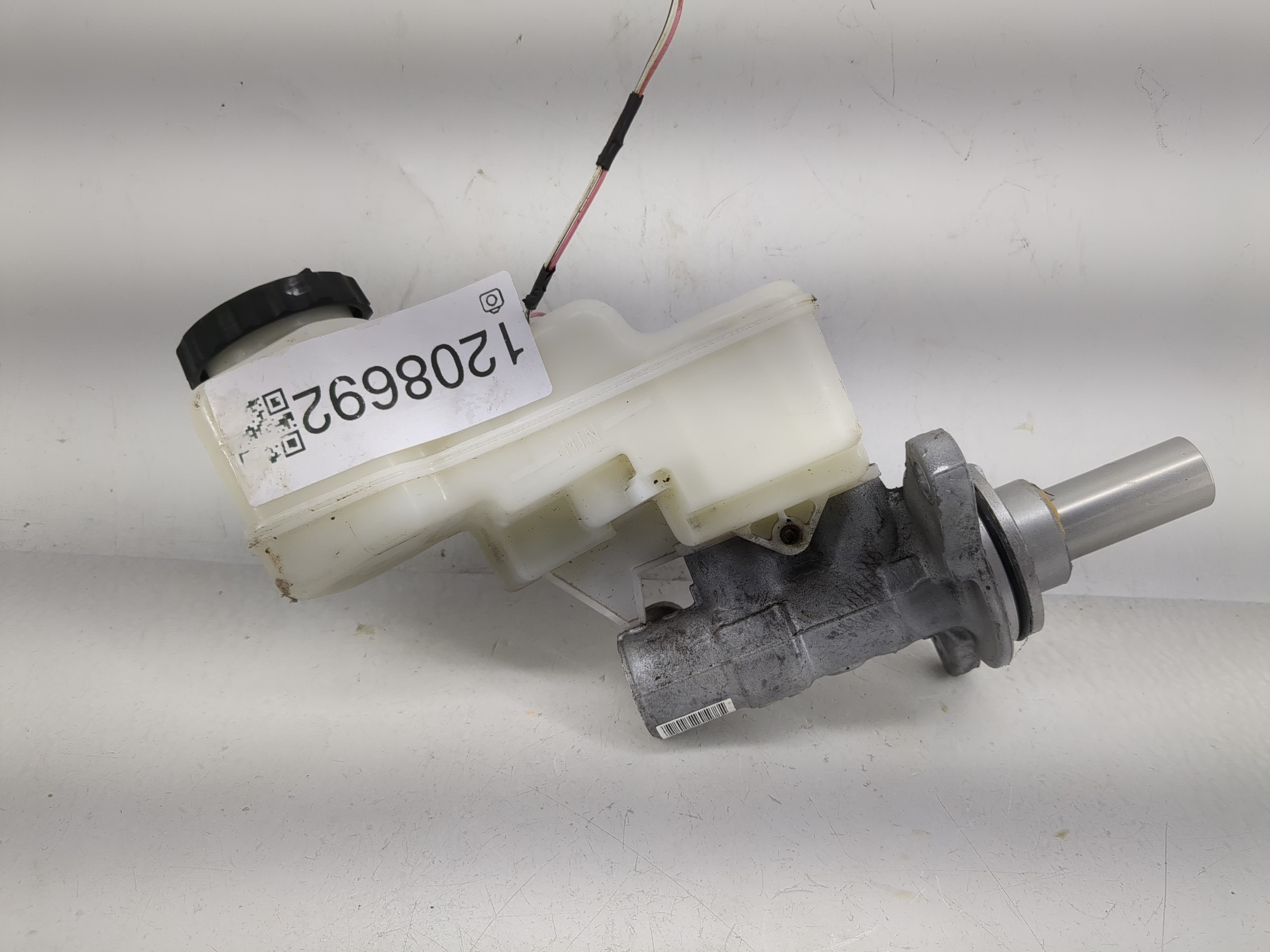 2019-2022 Toyota Corolla Brake Master Cylinder 1208692 - Oemusedautoparts1.com