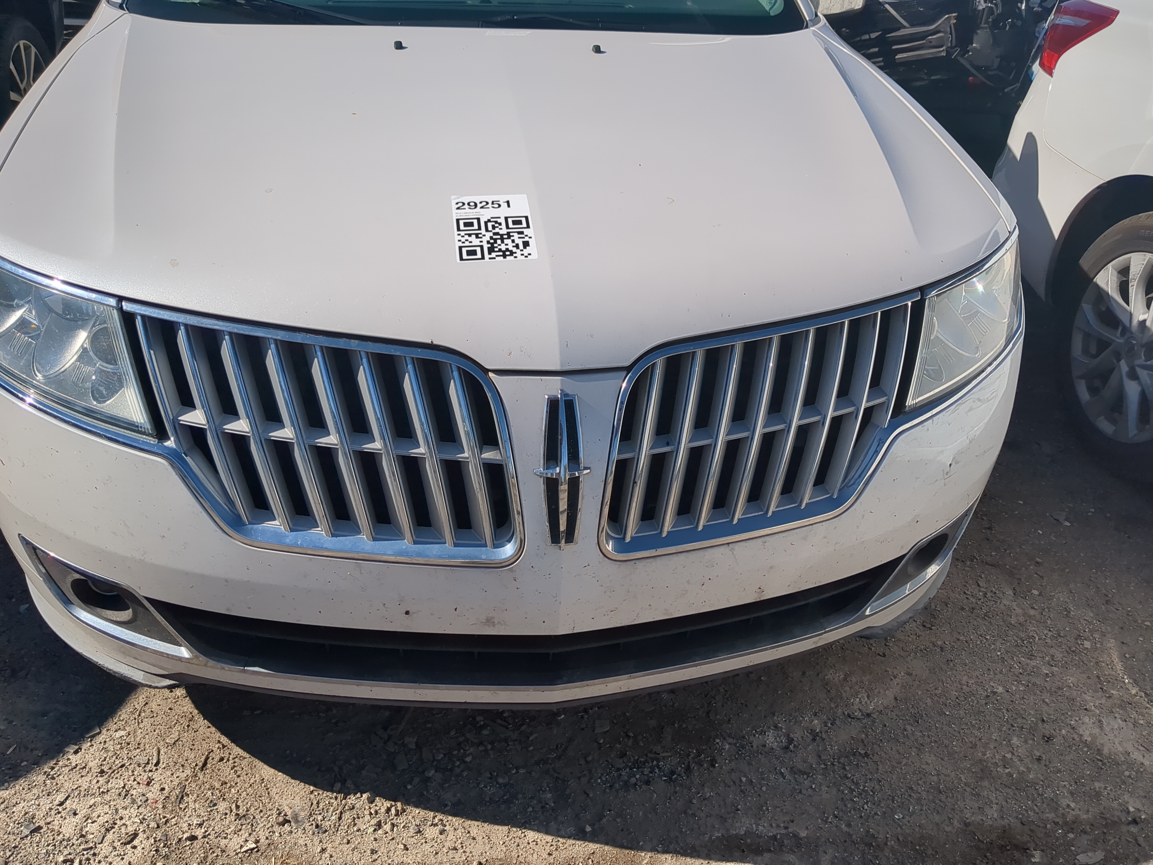 2010-2012 Lincoln Mkz Front Grille Bumper Not Included 1208902 - Oemusedautoparts1.com