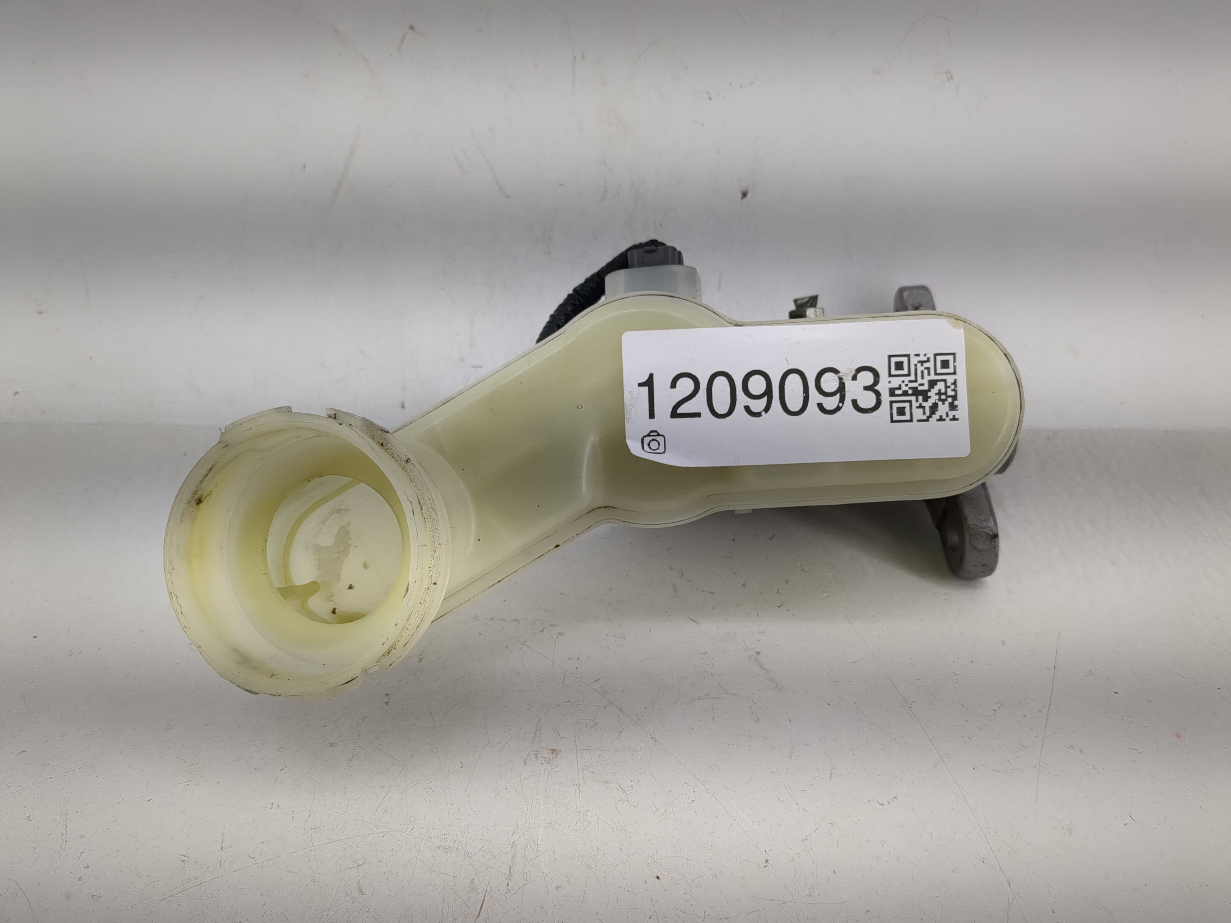 2016-2022 Honda Hr-v Brake Master Cylinder 1209093 - Oemusedautoparts1.com