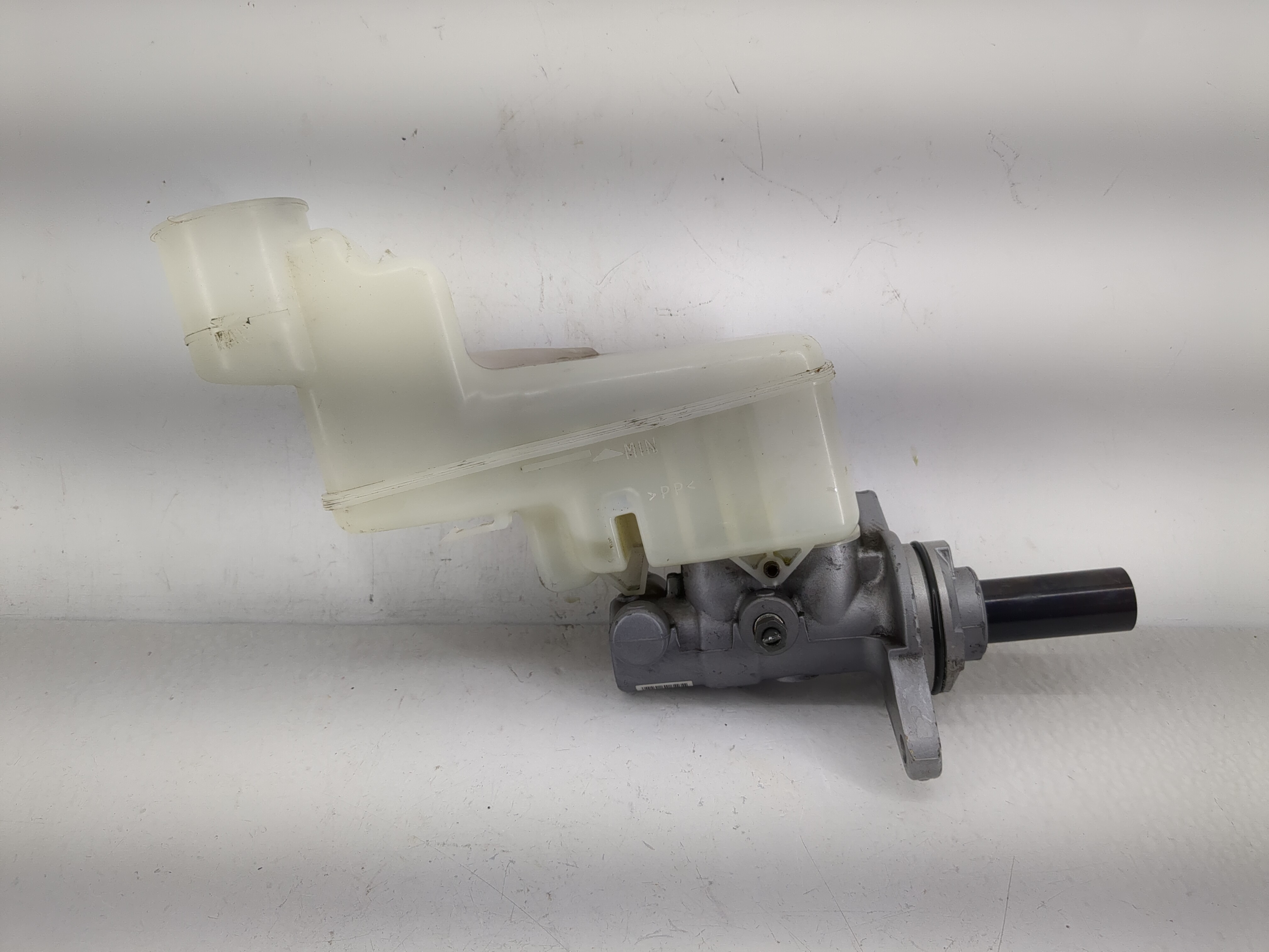 2007-2011 Toyota Camry Brake Master Cylinder 1209094 - Oemusedautoparts1.com