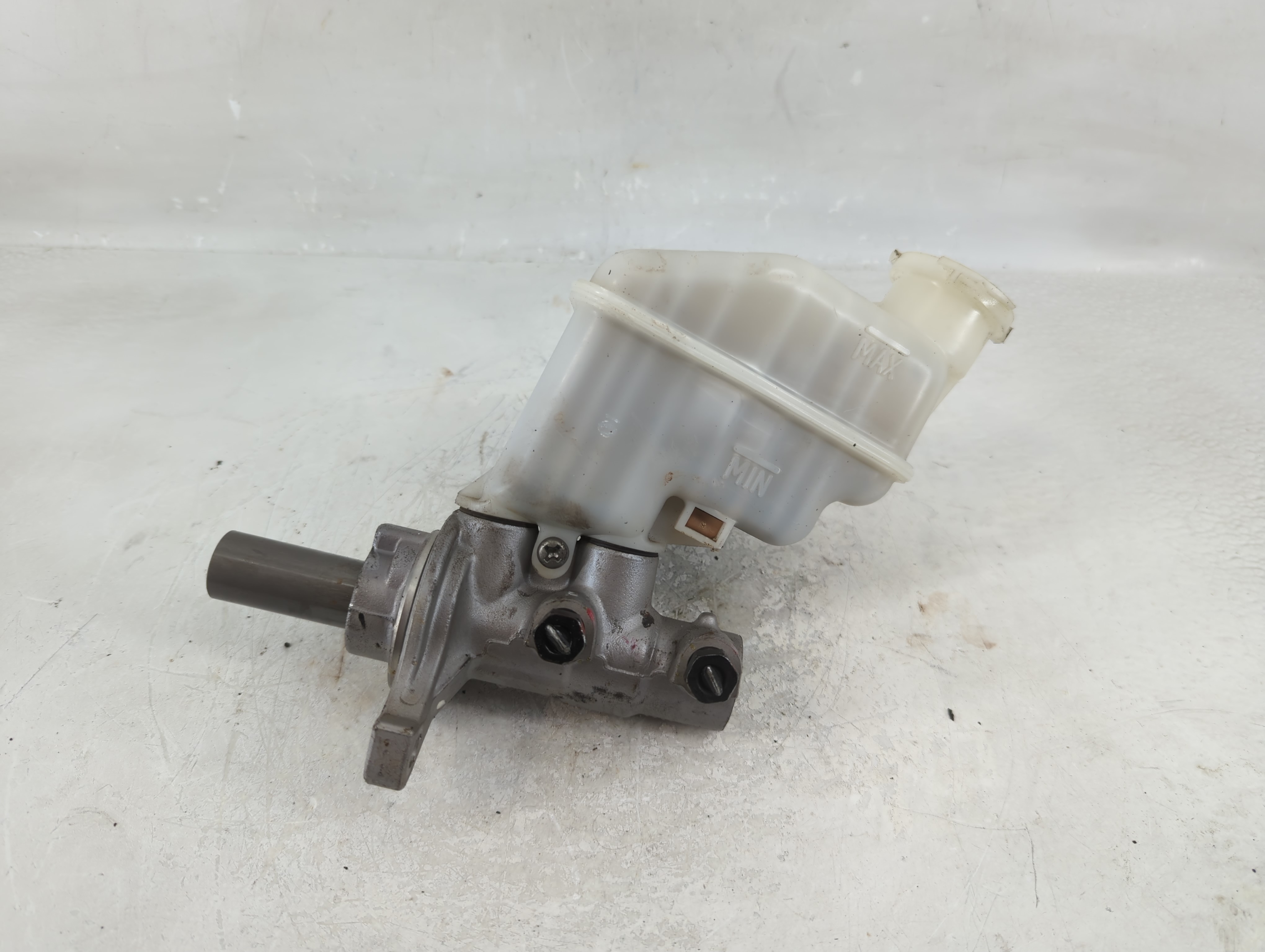 2011-2014 Hyundai Sonata Brake Master Cylinder 1209267 - Oemusedautoparts1.com