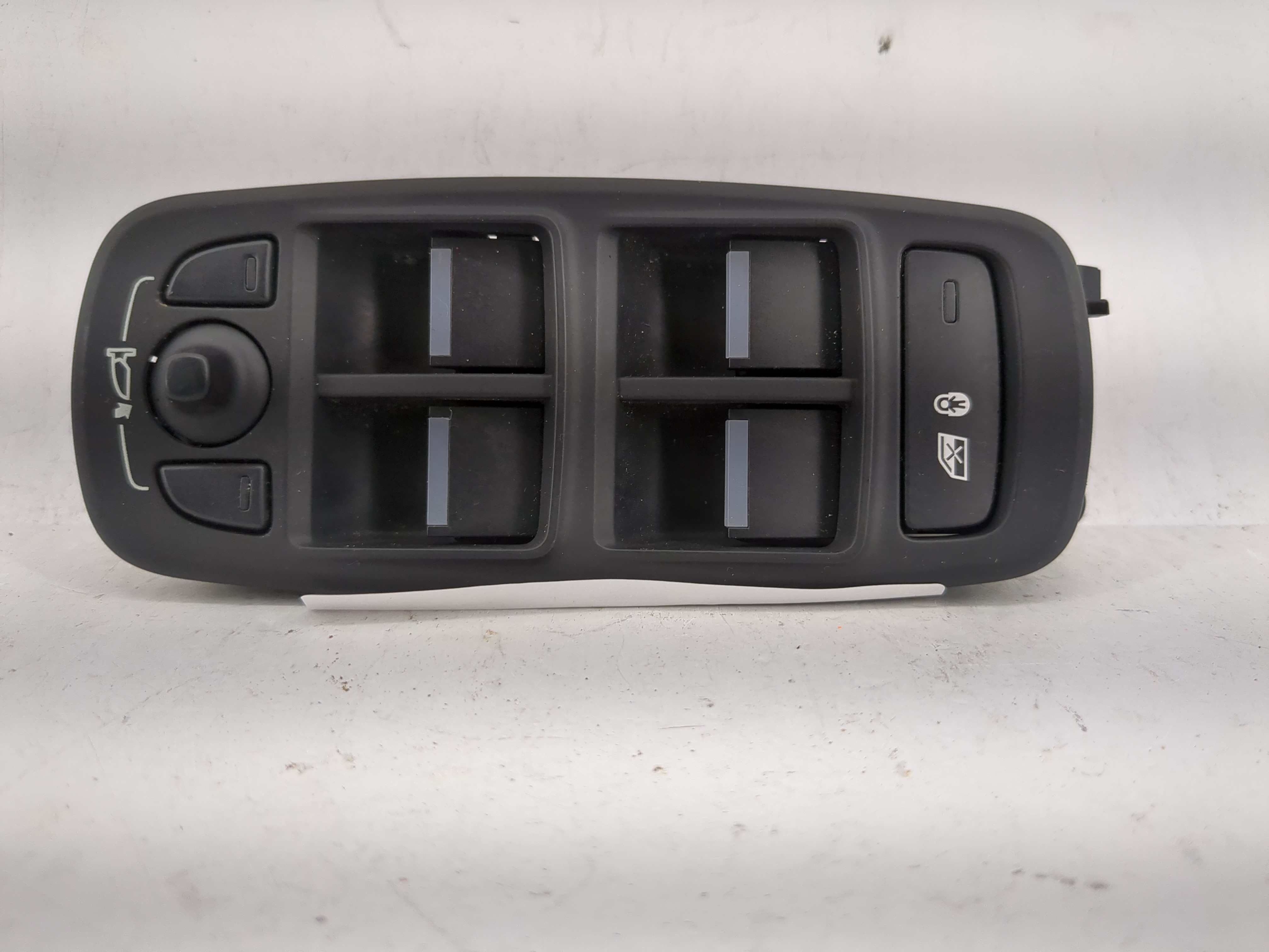 2017-2019 Jaguar Xe Driver Left Door Master Power Window Switch 1209297 - Oemusedautoparts1.com