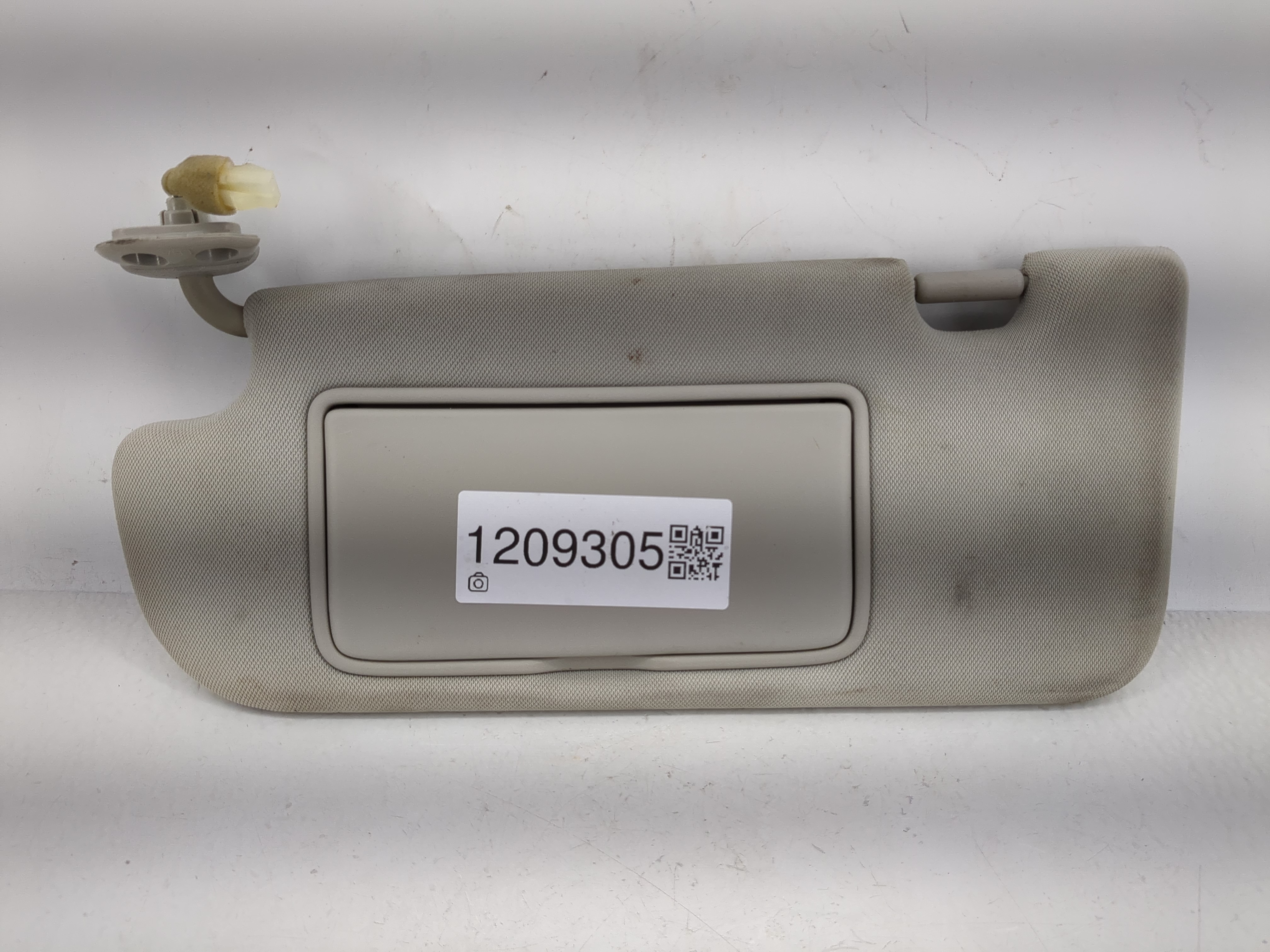 2014-2020 Infiniti Q50 Driver Sun Visor Mirror Left Sunvisor Grey 1209305 - Oemusedautoparts1.com