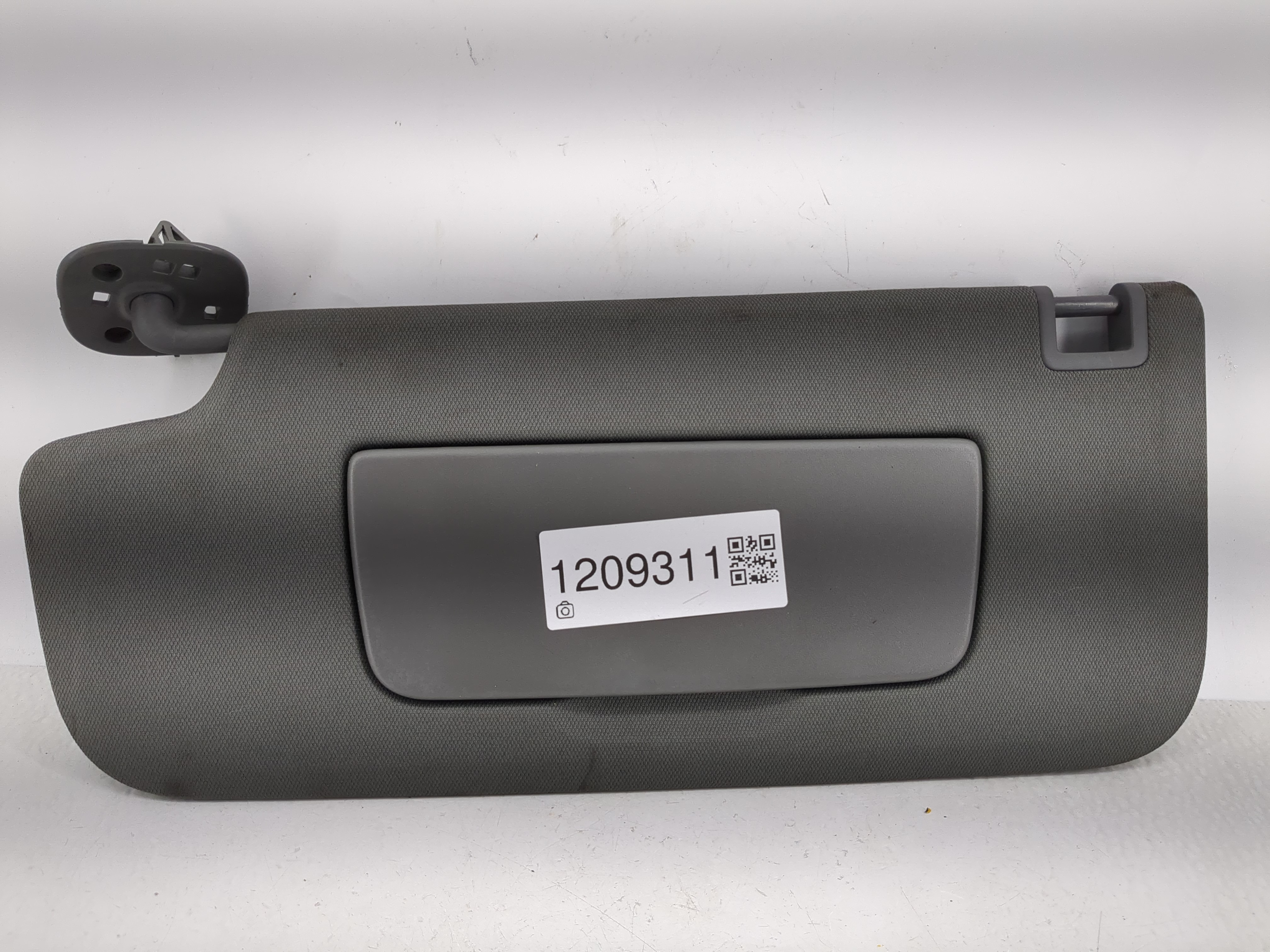 2019-2022 Gmc Sierra 1500 Driver Sun Visor Mirror Left Sunvisor 1209311 - Oemusedautoparts1.com