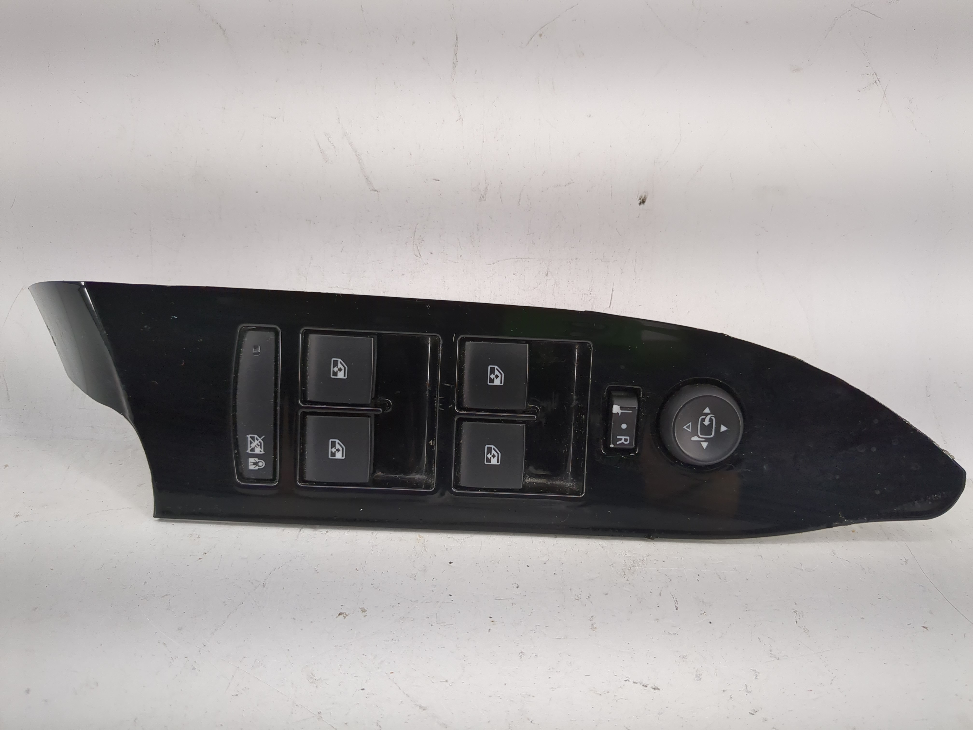 2015-2019 Cadillac Xts Driver Left Door Master Power Window Switch 1209313 - Oemusedautoparts1.com