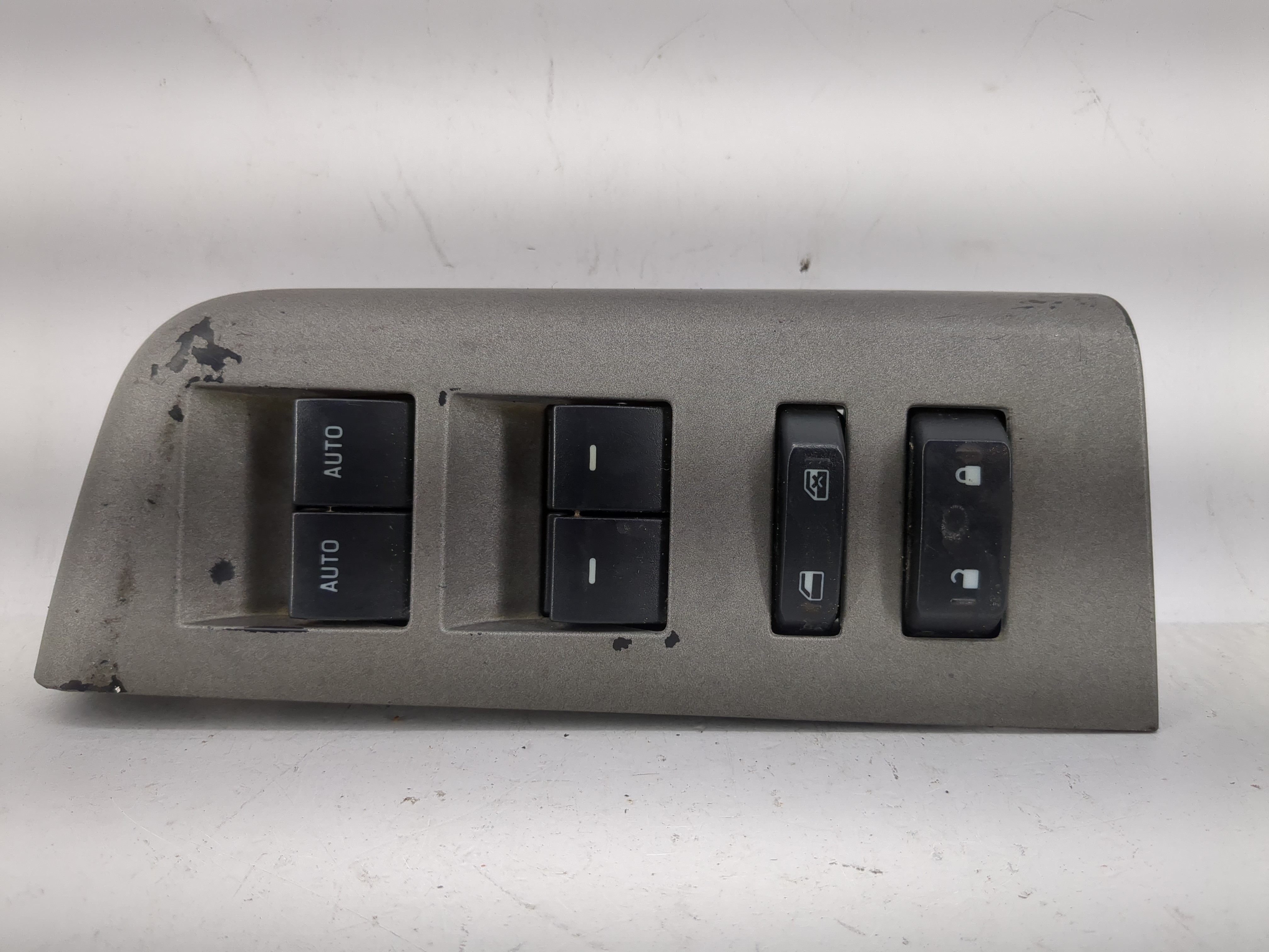 2008 Ford F-250 Super Duty Driver Left Door Master Power Window Switch 1209332 - Oemusedautoparts1.com