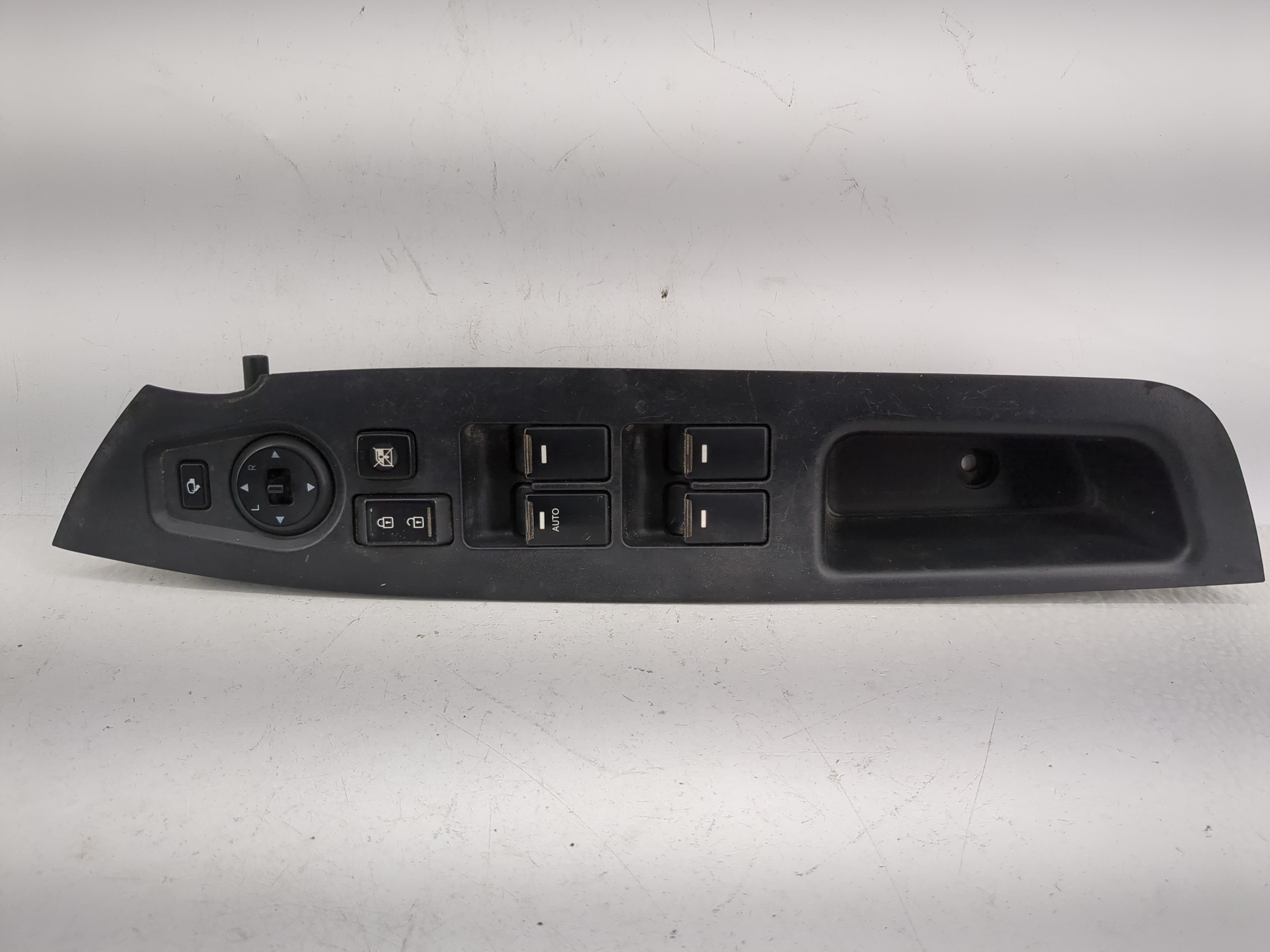 2011-2015 Kia Sorento Driver Left Door Master Power Window Switch 1209337 - Oemusedautoparts1.com