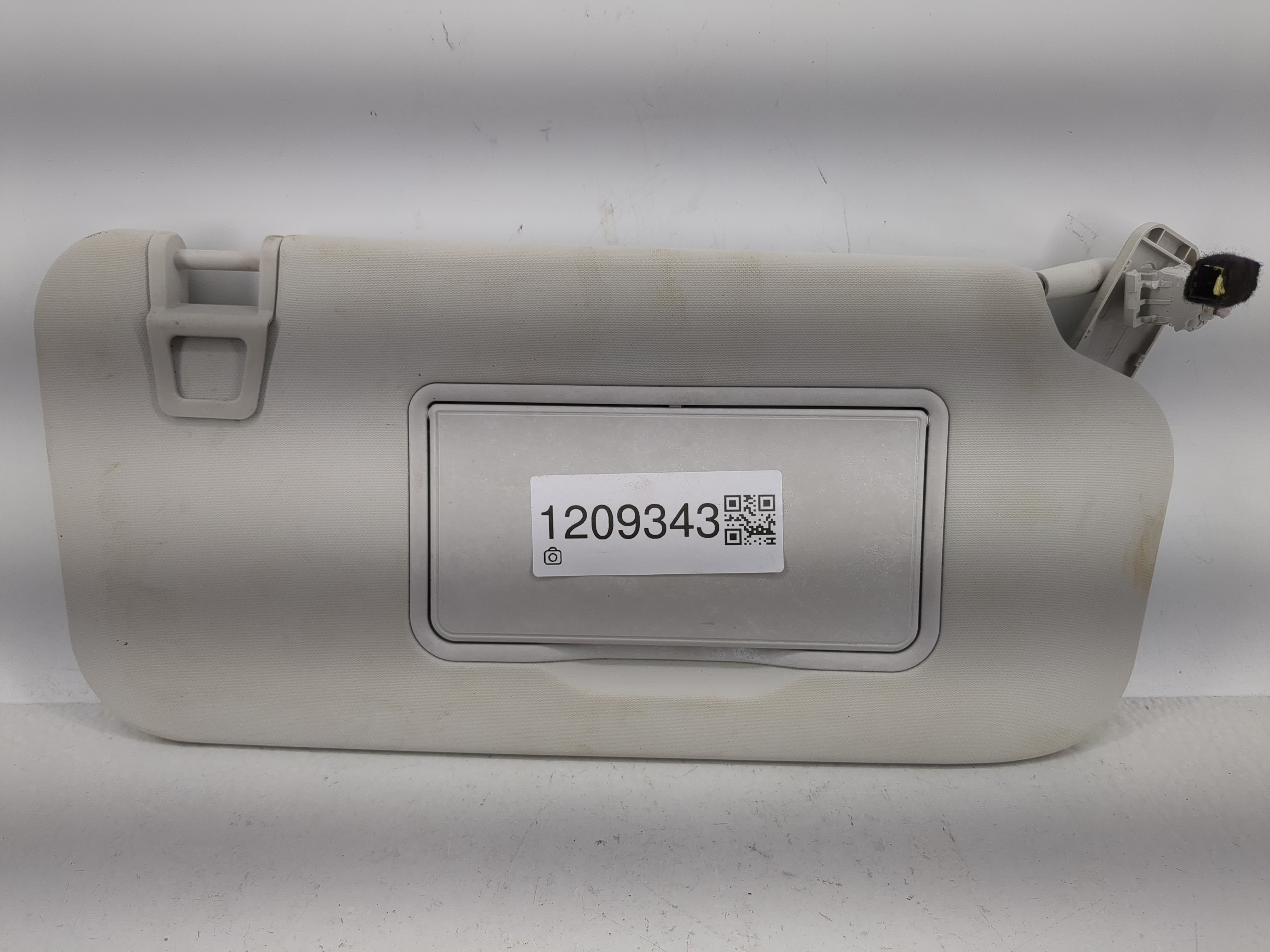 2021-2022 Ford Escape Passenger Sun Visor Mirror Right Sunvisor Grey 1209343 - Oemusedautoparts1.com