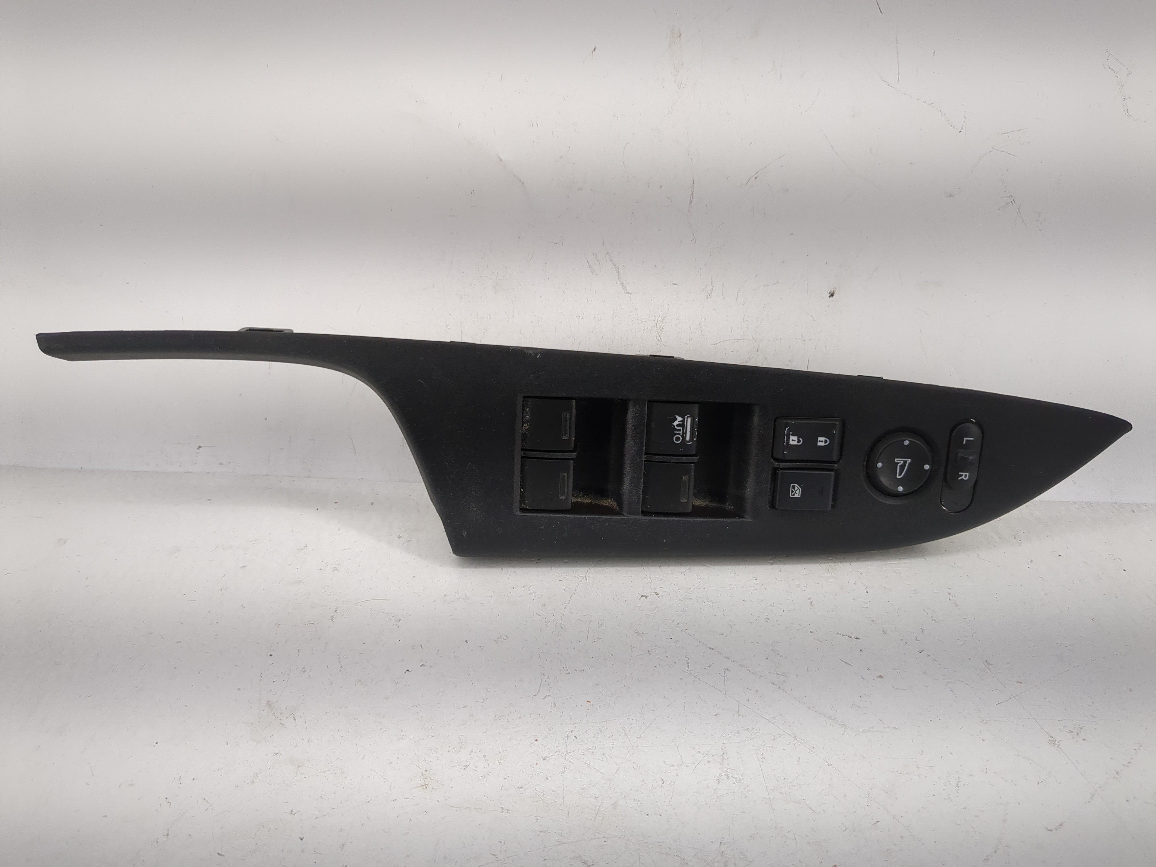 2013-2017 Honda Accord Driver Left Door Master Power Window Switch 1209387 - Oemusedautoparts1.com