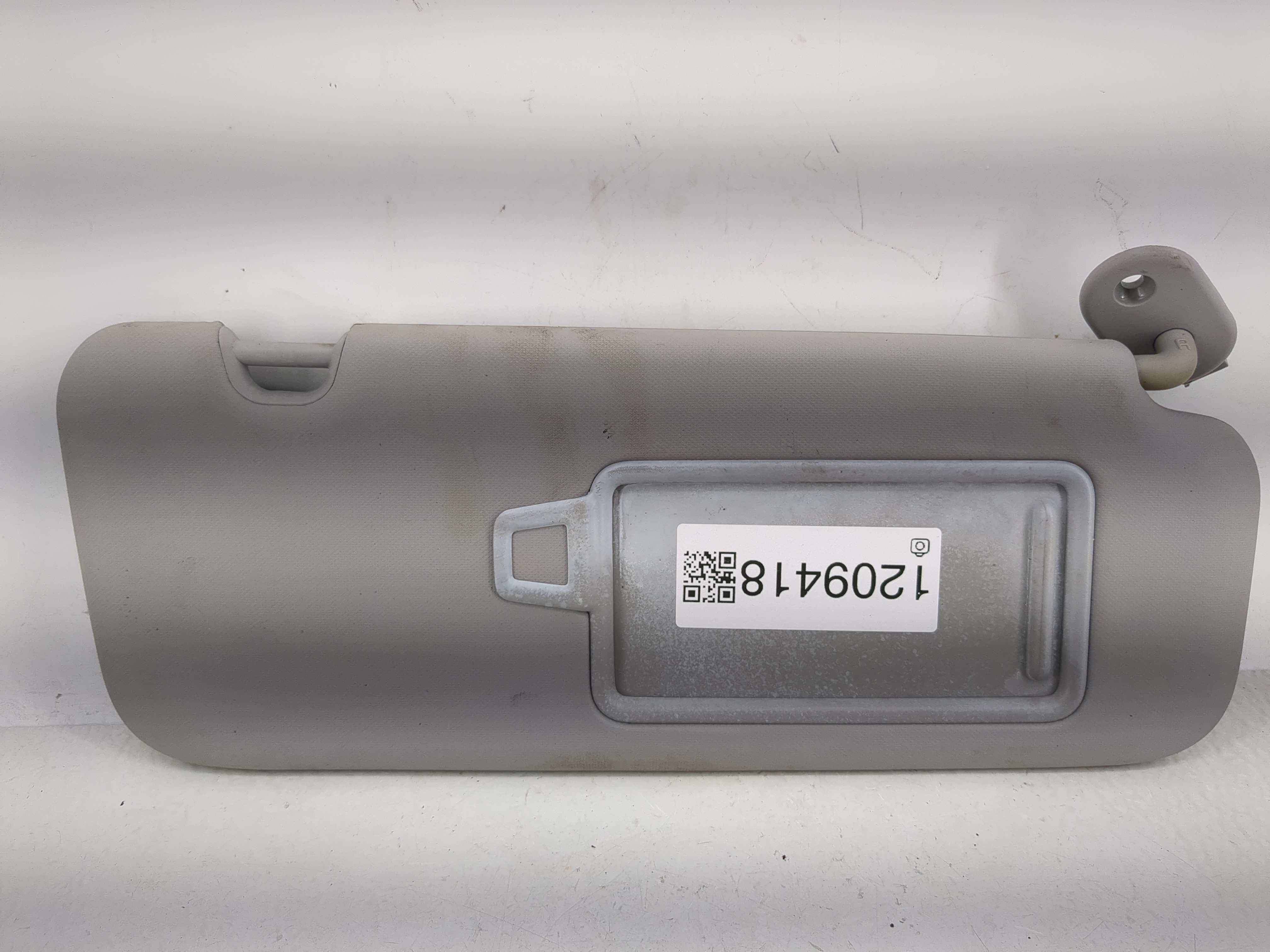 2019 Jeep Compass Passenger Sun Visor Mirror Right Sunvisor Light Gray 1209418 - Oemusedautoparts1.com