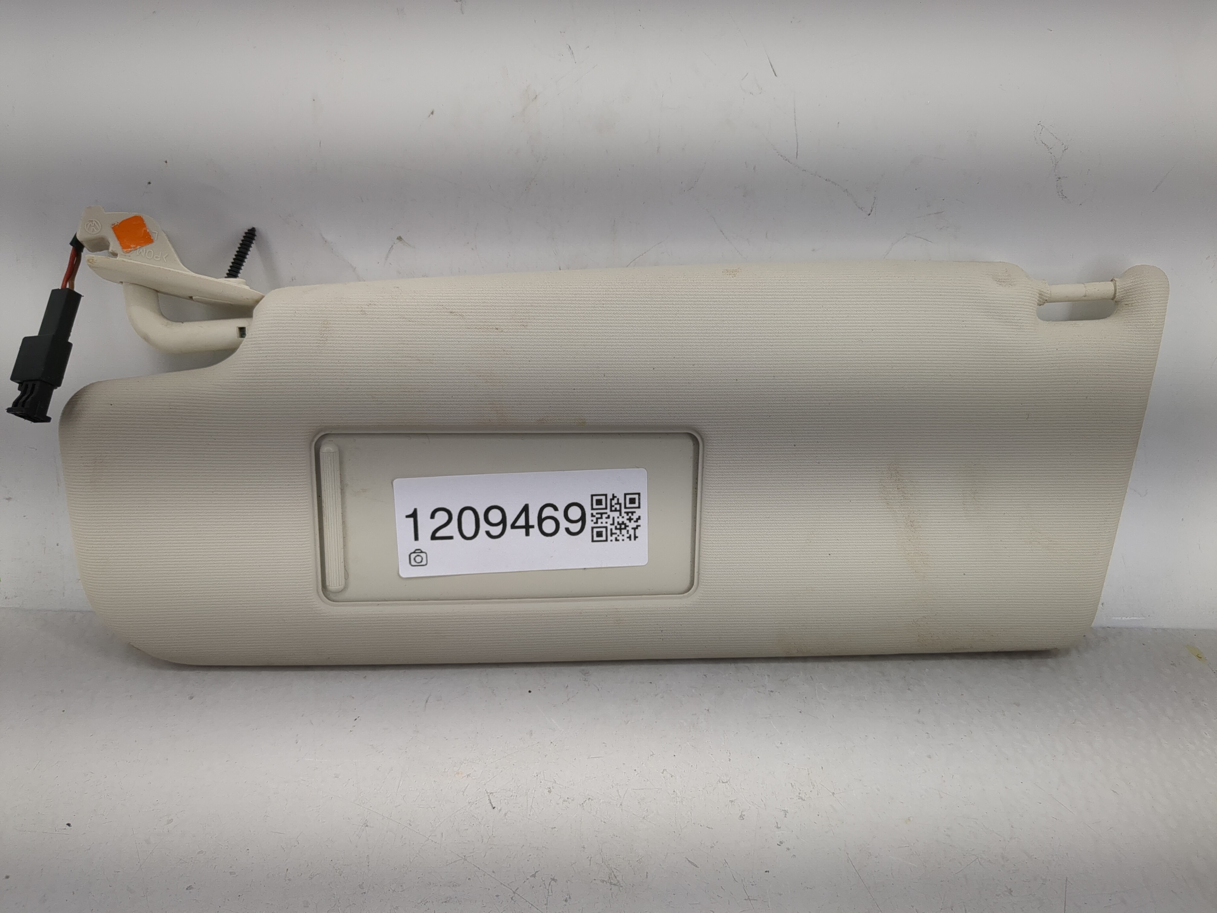 2009-2017 Volkswagen Cc Driver Sun Visor Mirror Left Sunvisor Cream 1209469 - Oemusedautoparts1.com