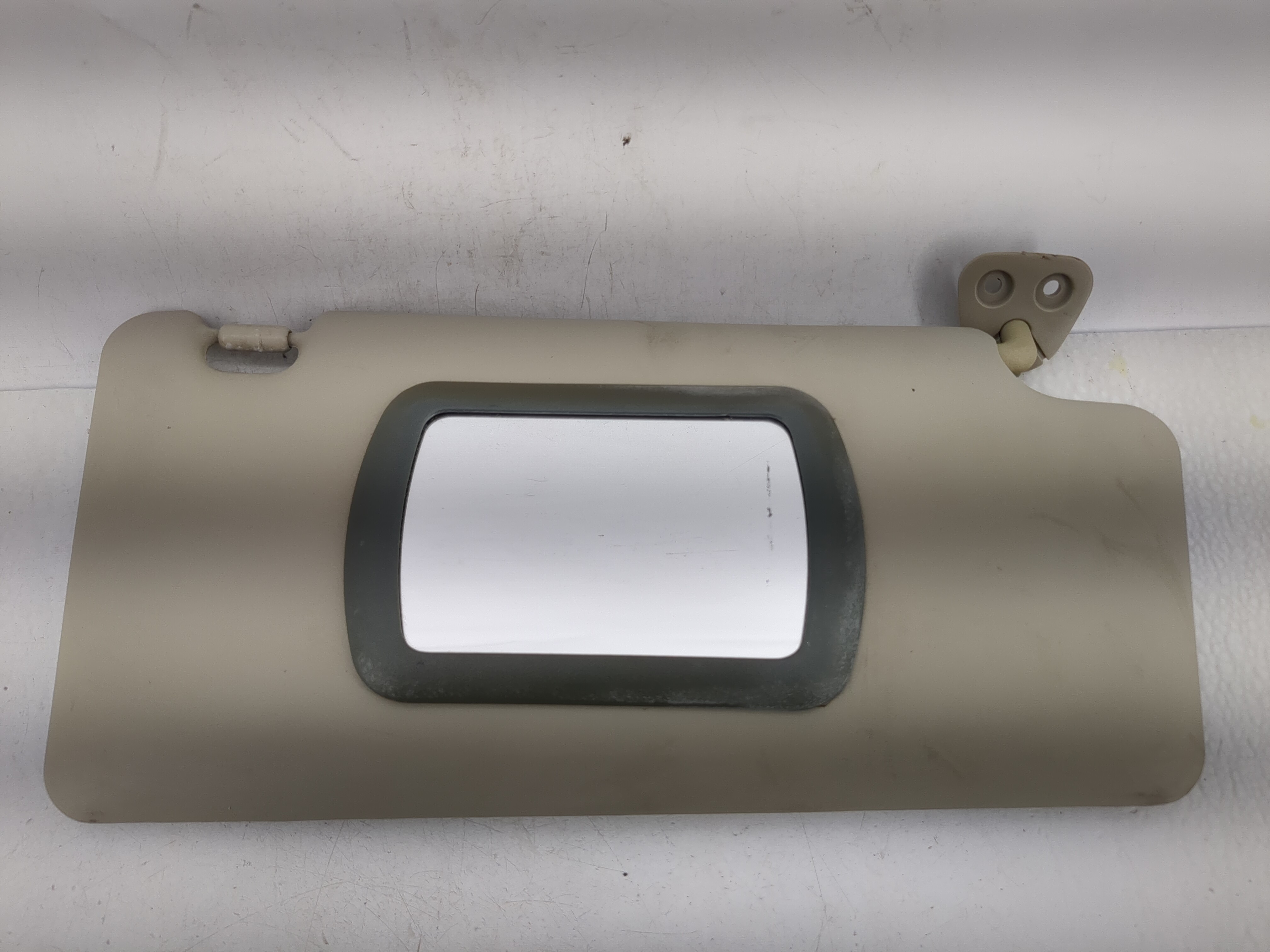 Picture of 2008-2010 Nissan Rogue Passenger Sun Visor Mirror Right Sunvisor Beige 1209471