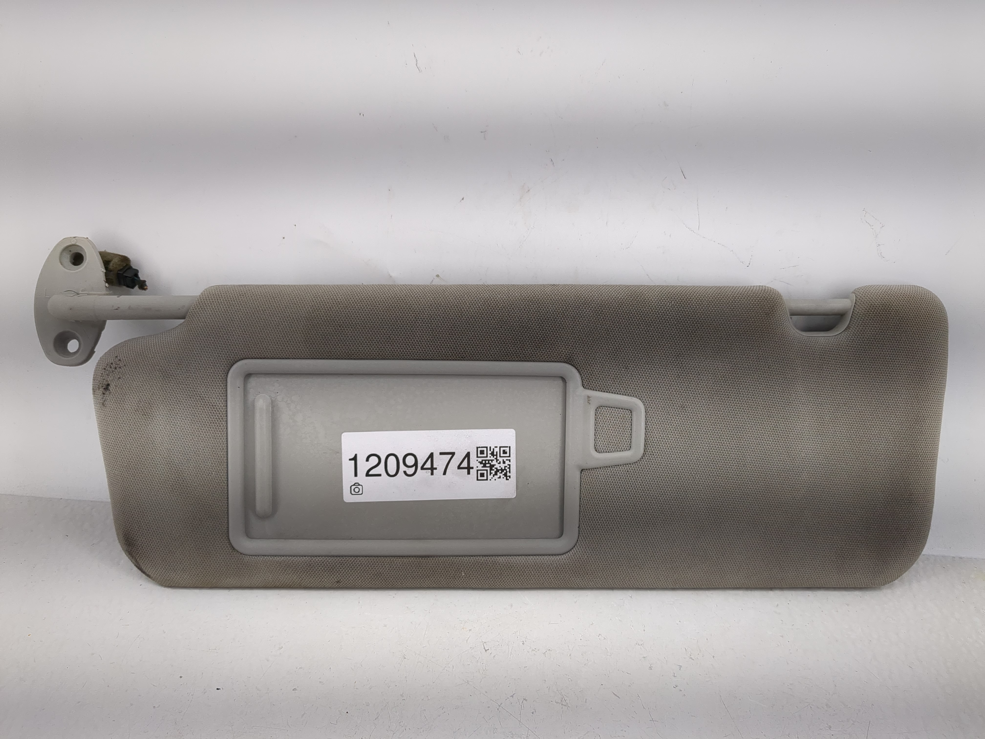 2016-2020 Kia Sorento Driver Sun Visor Mirror Left Sunvisor Grey 1209474 - Oemusedautoparts1.com