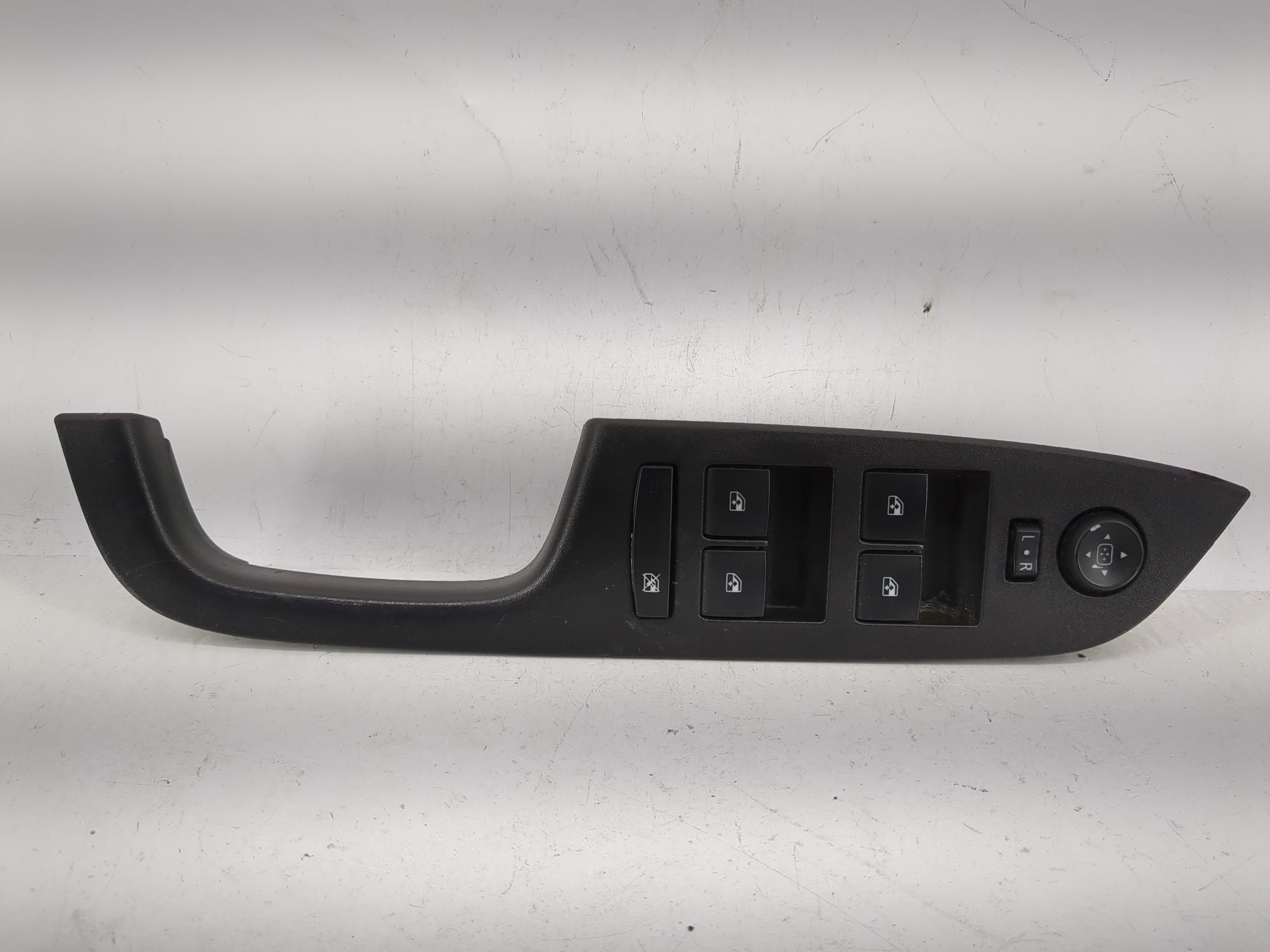 2010-2017 Chevrolet Equinox Driver Left Door Master Power Window Switch 1209491 - Oemusedautoparts1.com