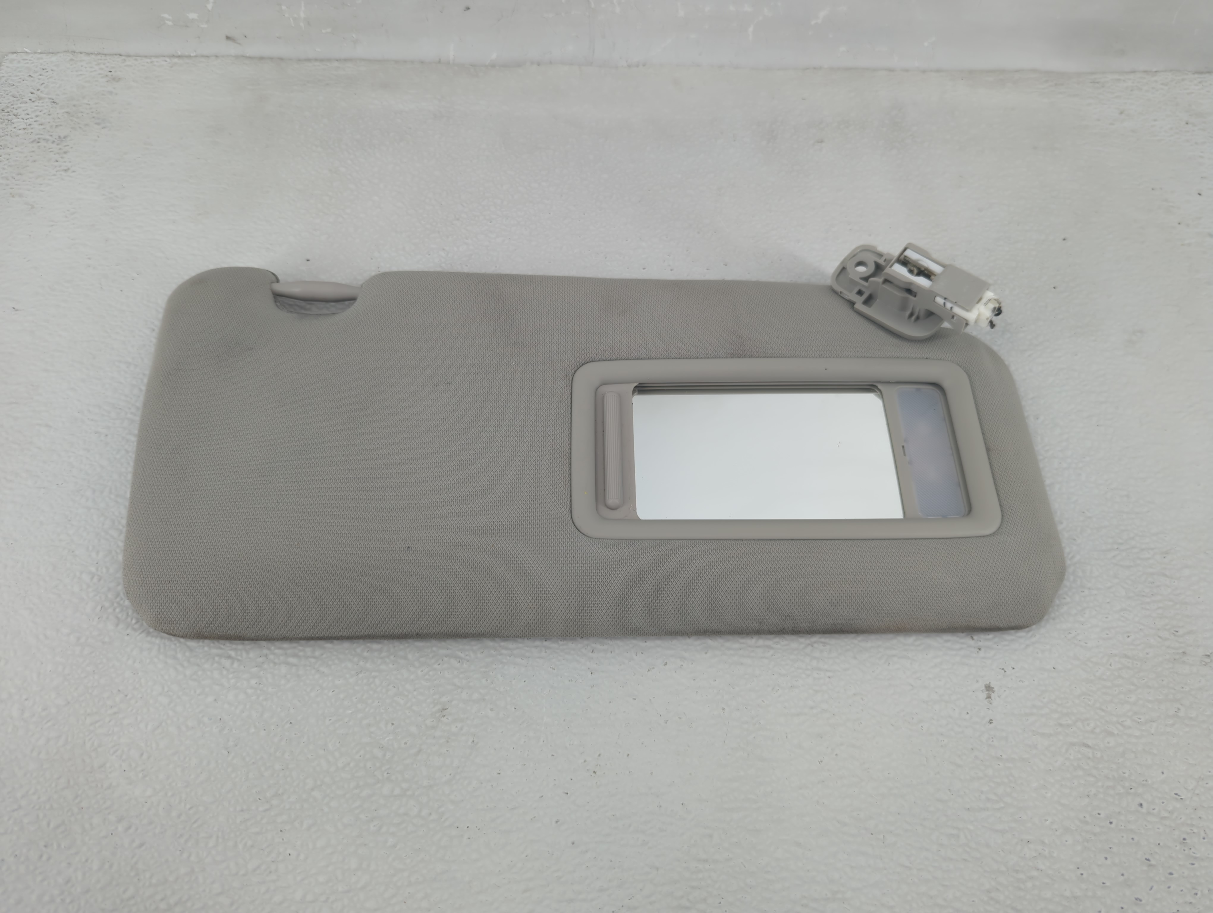 2017-2020 Mazda Cx-5 Passenger Sun Visor Mirror Right Sunvisor Pale Grey 1209524 - Oemusedautoparts1.com