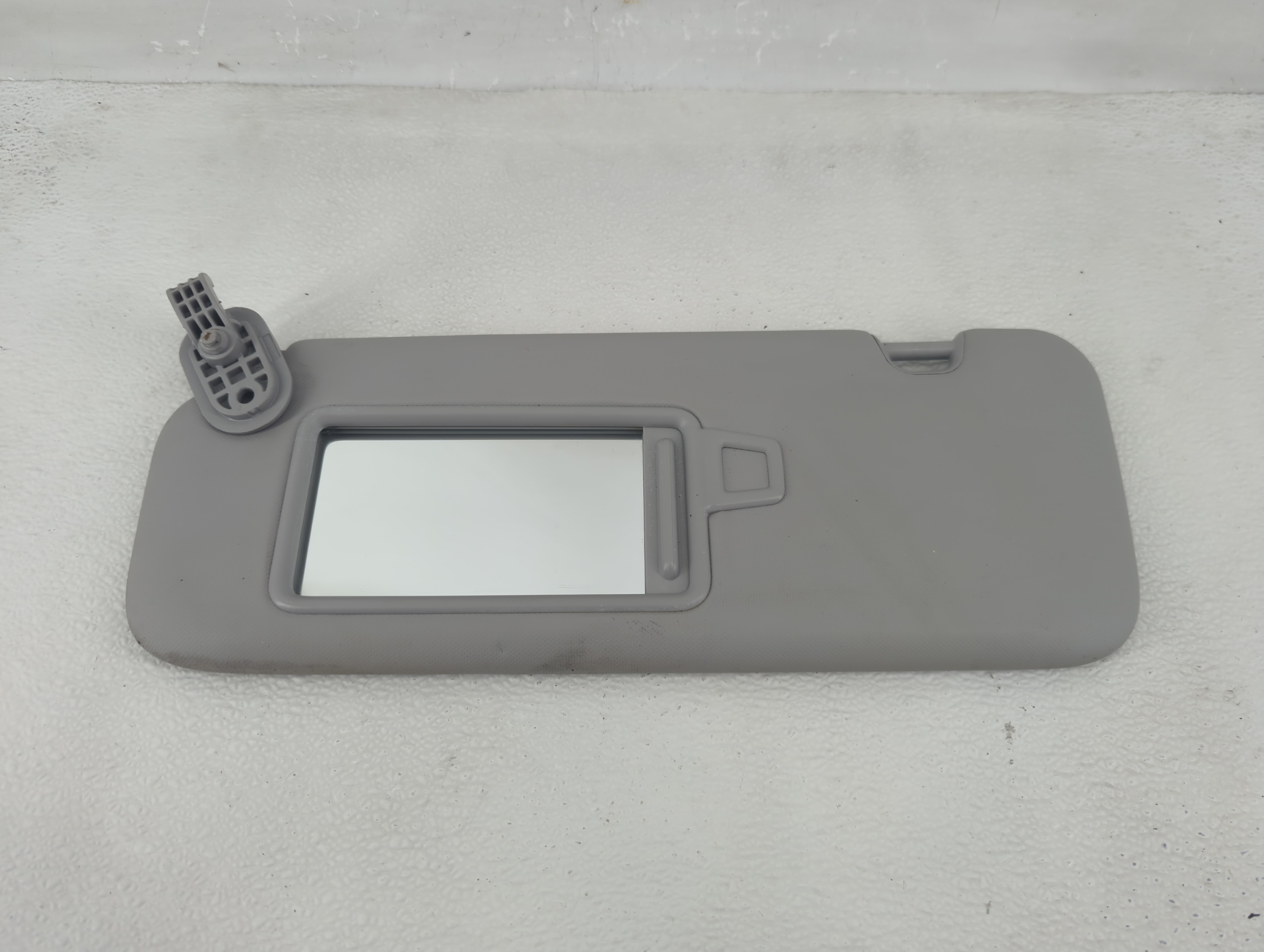 2017-2020 Hyundai Elantra Driver Sun Visor Mirror Left Sunvisor Grey 1209526 - Oemusedautoparts1.com