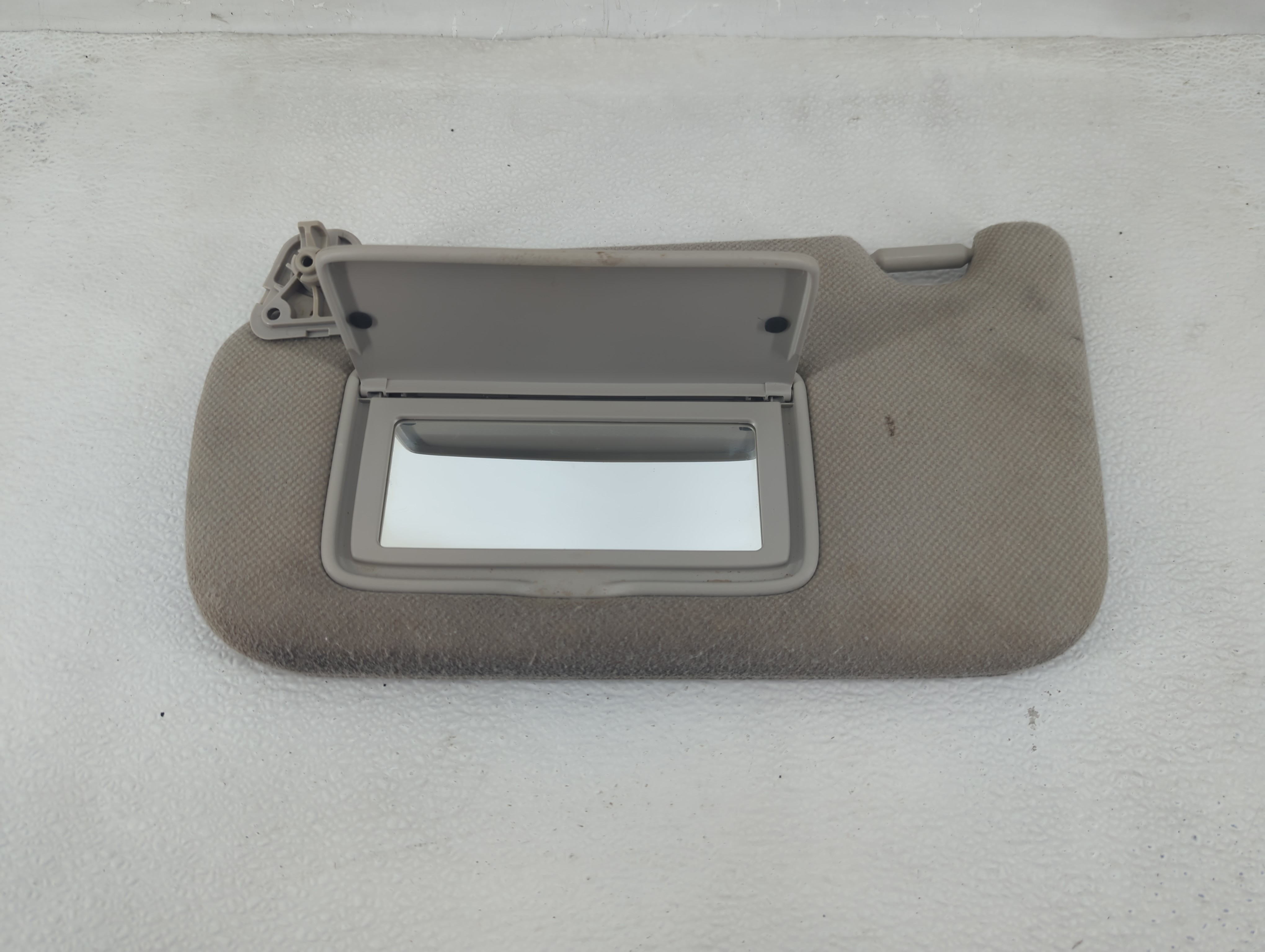 2013-2019 Nissan Sentra Passenger Sun Visor Mirror Right Sunvisor Beige 1209554 - Oemusedautoparts1.com