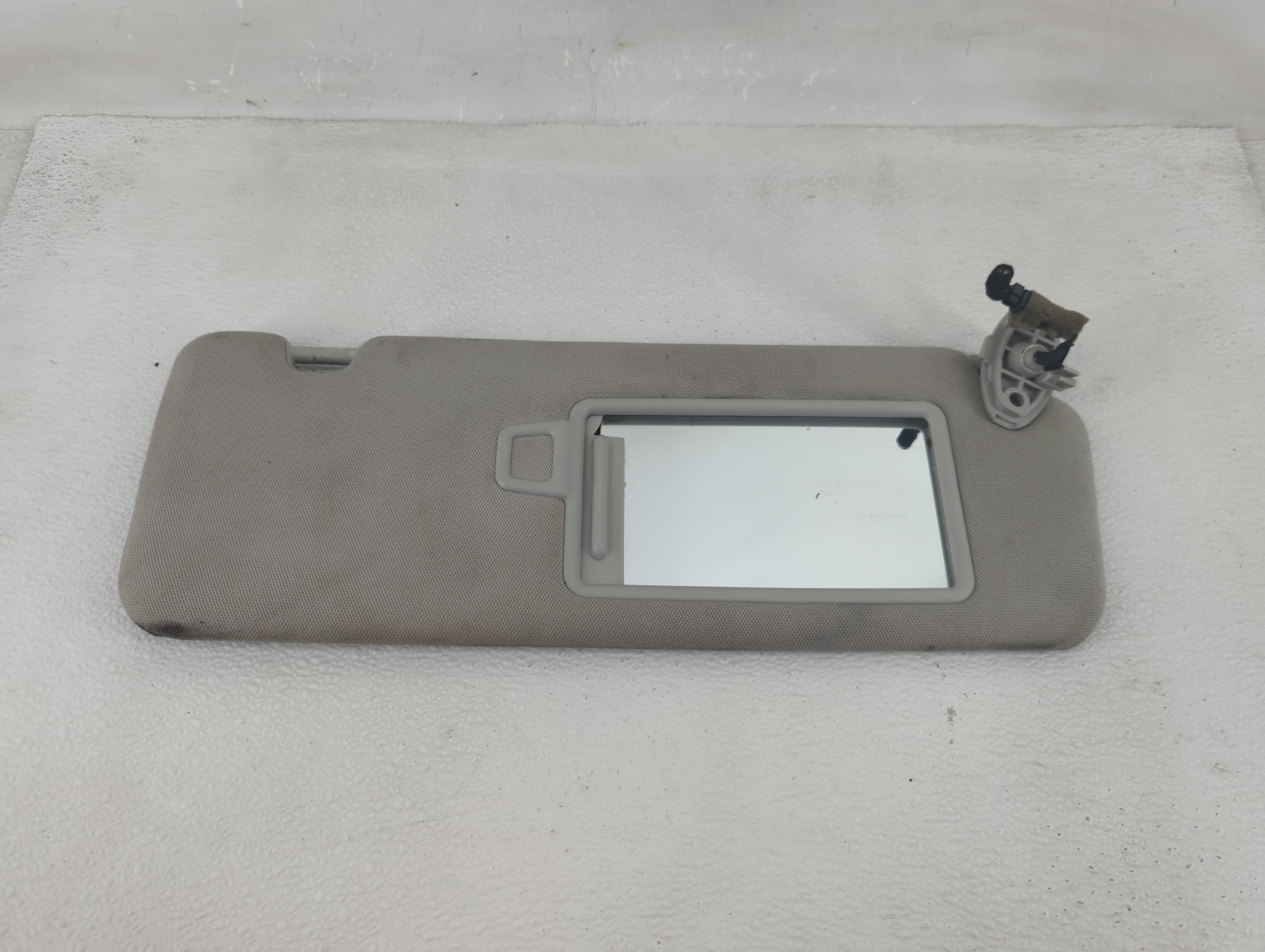 2016-2020 Kia Sorento Passenger Sun Visor Mirror Right Sunvisor Grey 1209558 - Oemusedautoparts1.com