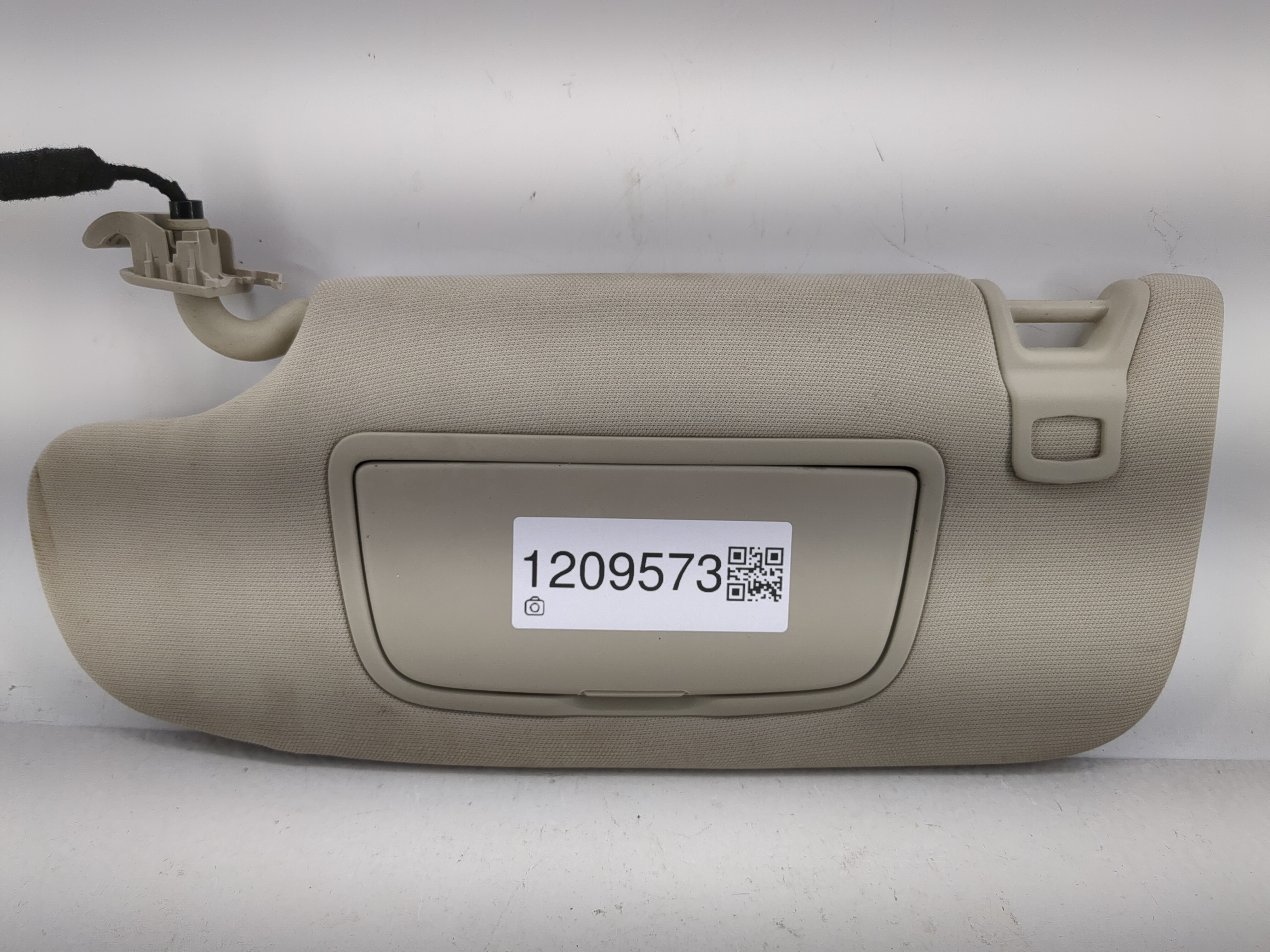 2017-2020 Ford Fusion Driver Sun Visor Mirror Left Sunvisor Gray 1209573 - Oemusedautoparts1.com