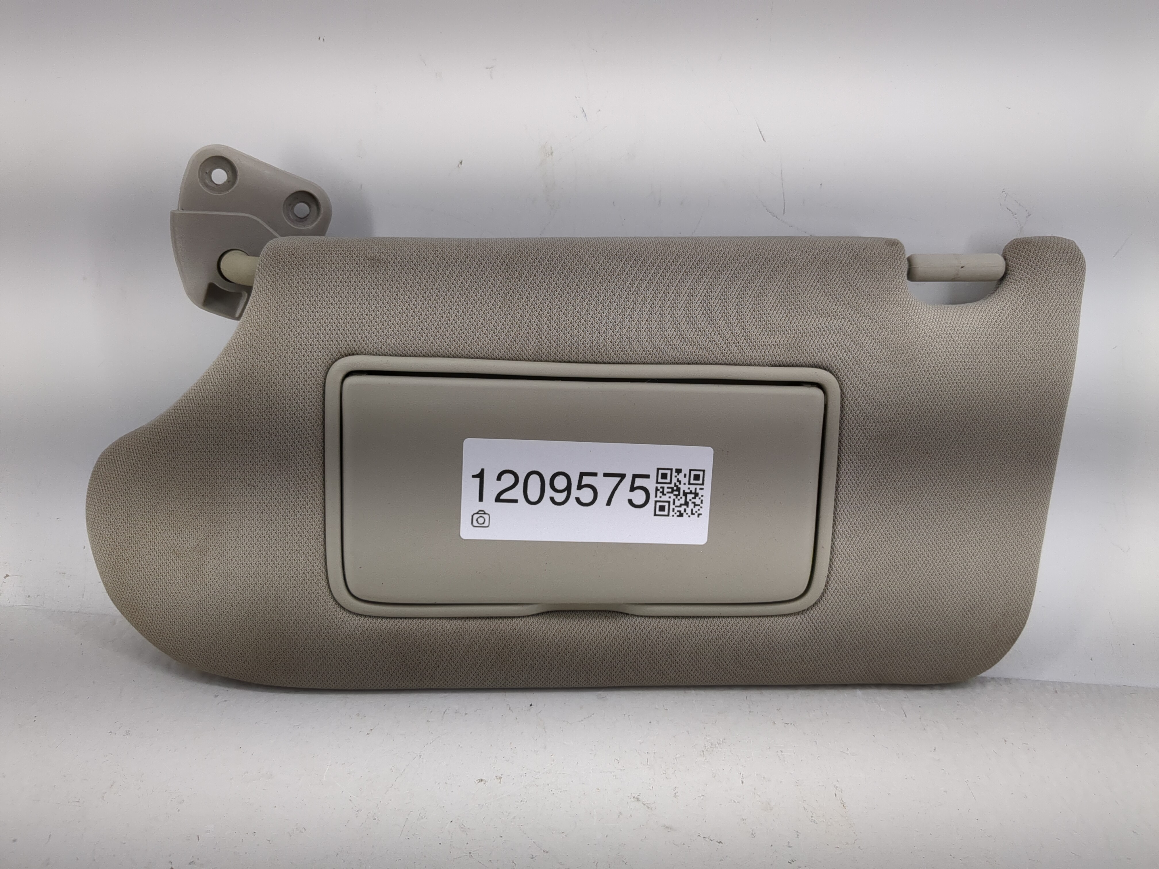 2013-2017 Nissan Altima Driver Sun Visor Mirror Left Sunvisor Tan 1209575 - Oemusedautoparts1.com