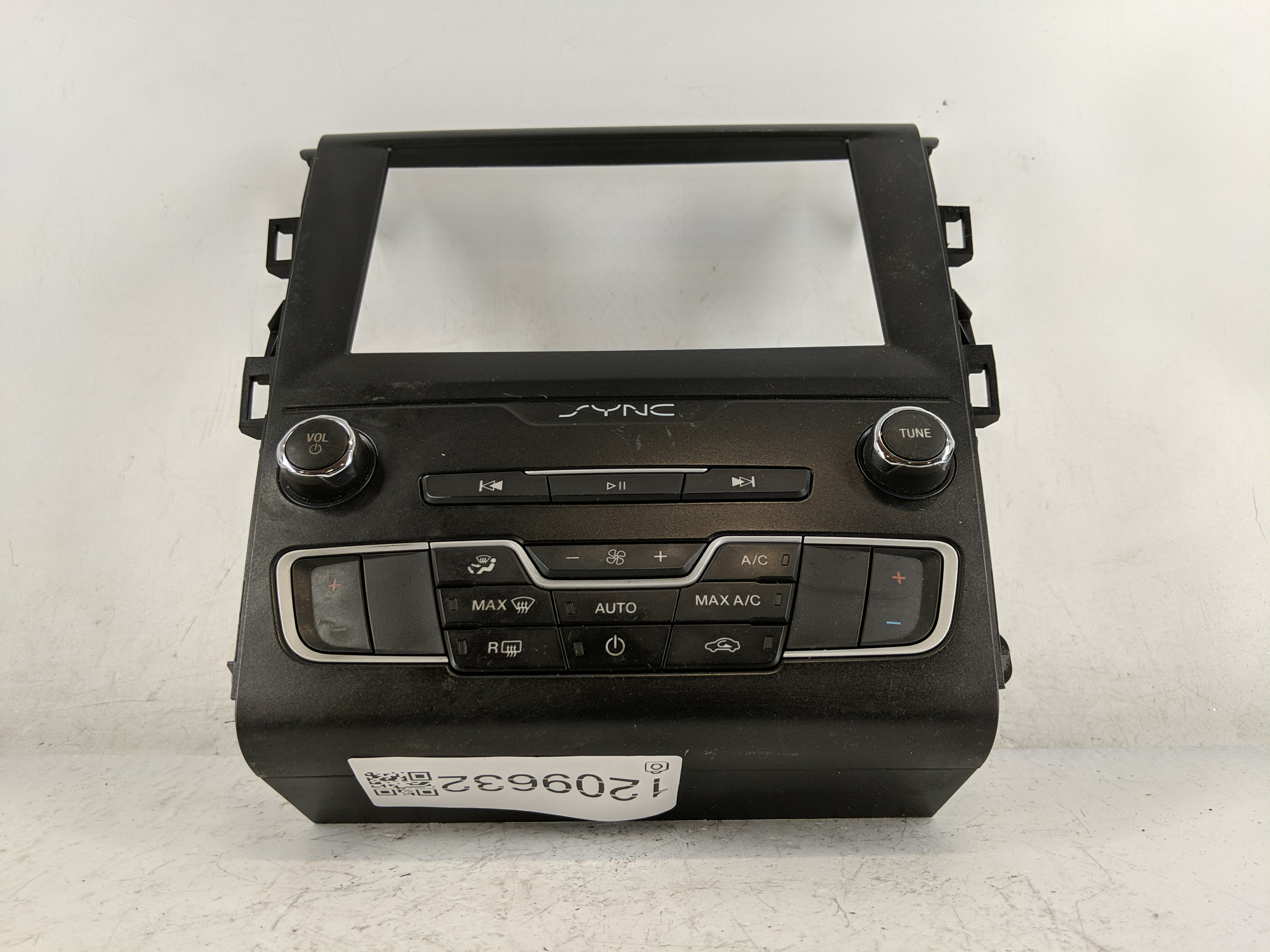 2016-2020 Ford Fusion Am Fm Cd Player Radio Receiver 1209632 - Oemusedautoparts1.com