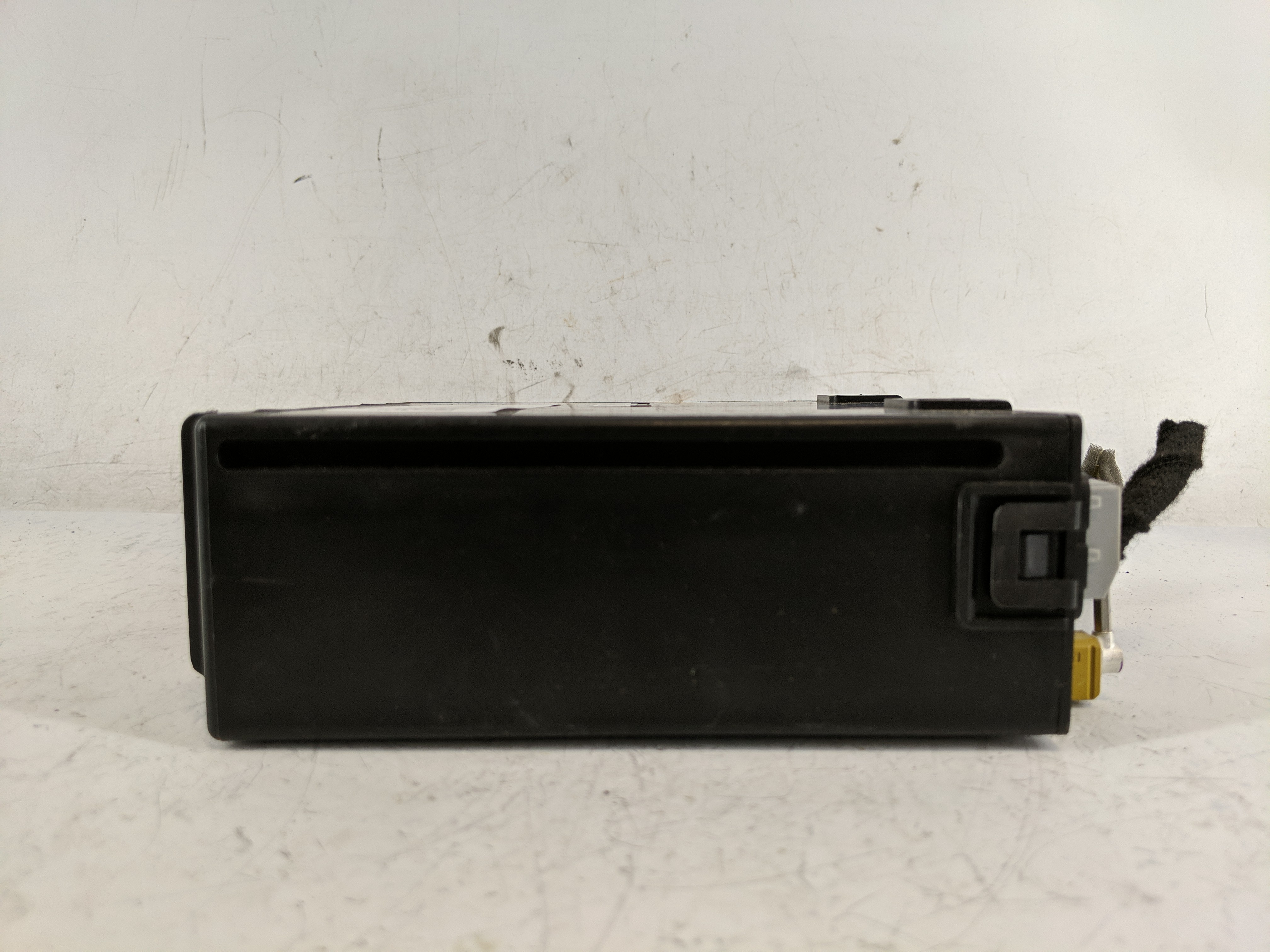 Gmc Yukon Xl Am Fm Cd Player Radio Receiver 1209655 - Oemusedautoparts1.com