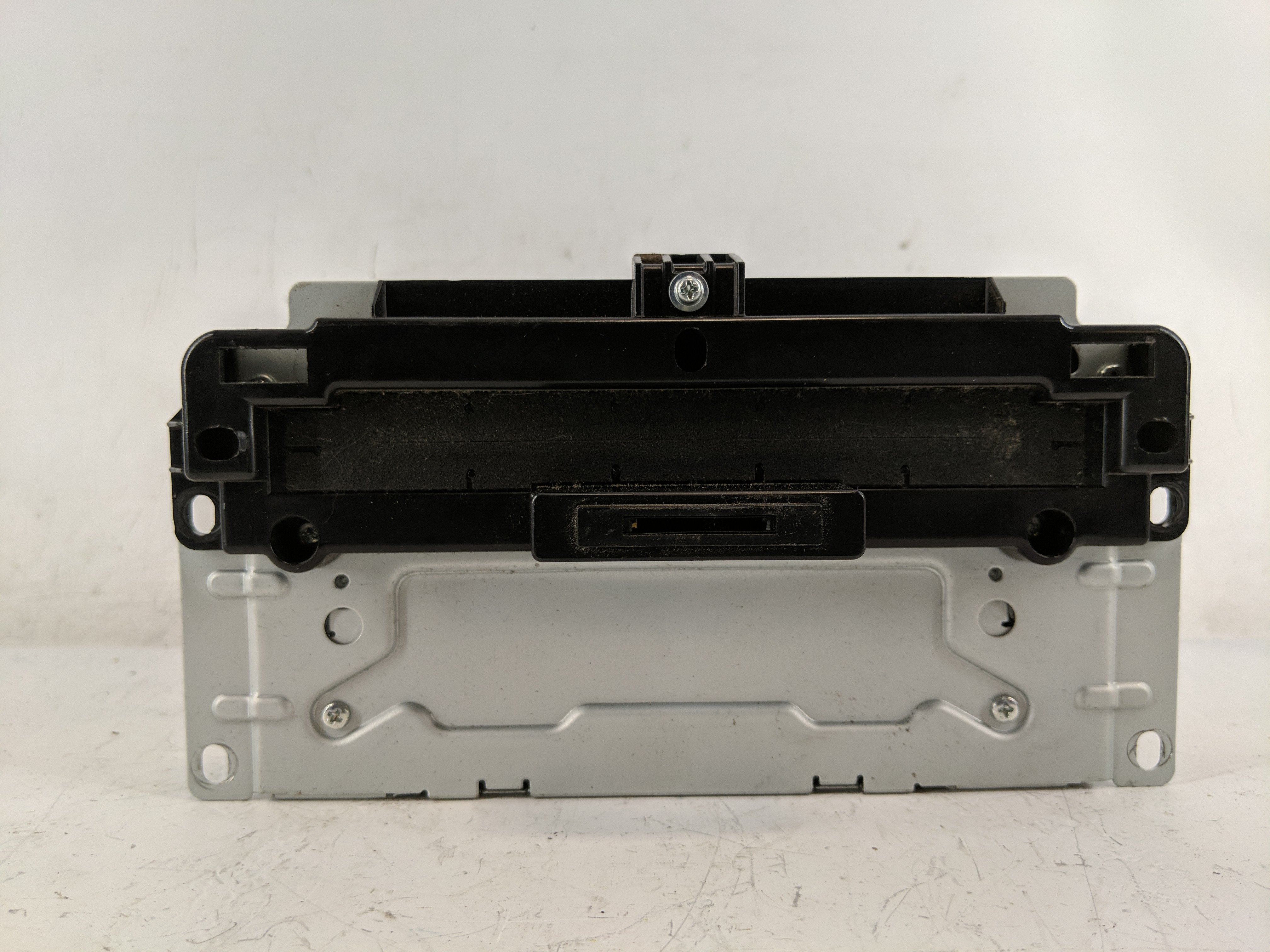 2012-2014 Chrysler 300 Am Fm Cd Player Radio Receiver 1209673 - Oemusedautoparts1.com